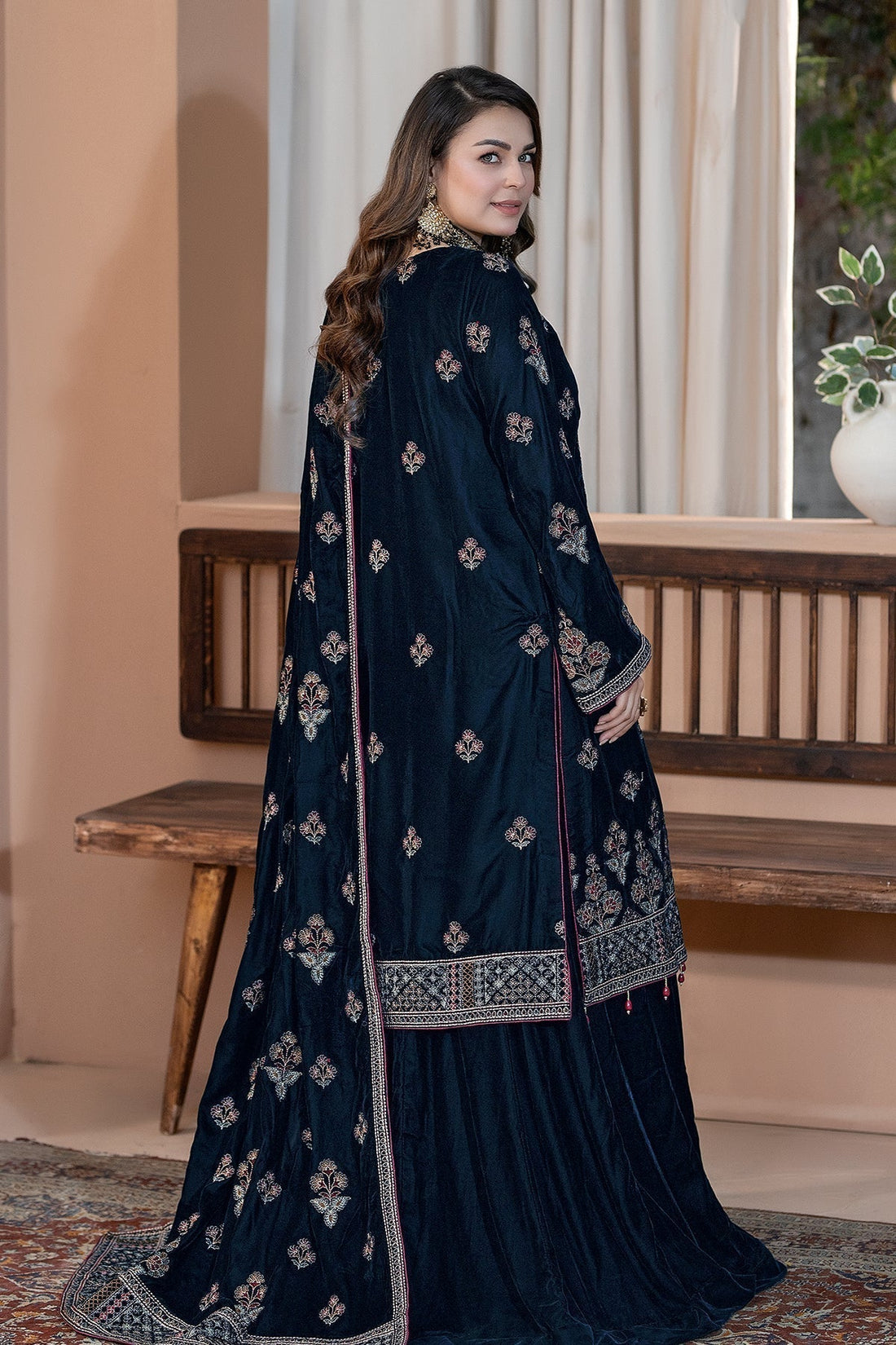 Raeesa Premium | Bareeza Velvet | VL-102 - House Of Hania