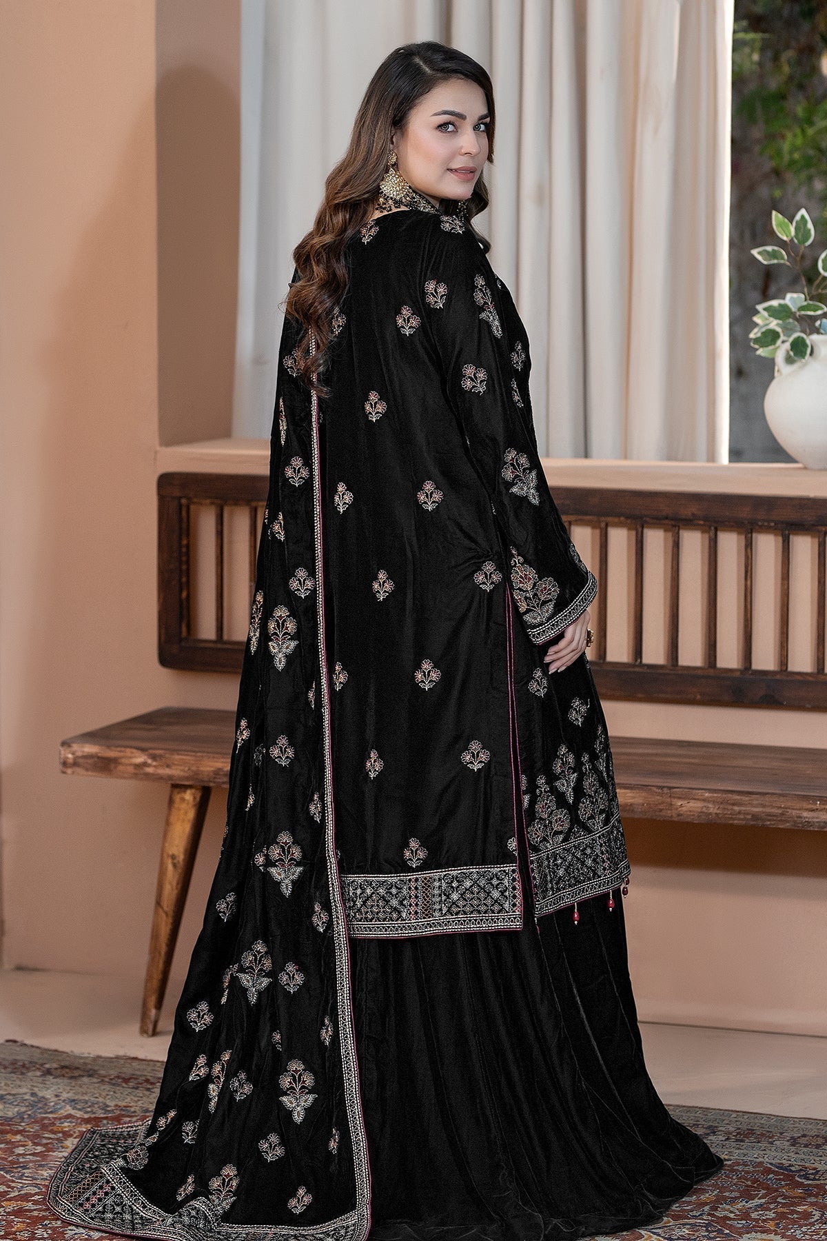 Raeesa Premium | Bareeza Velvet | VL-102 - House Of Hania