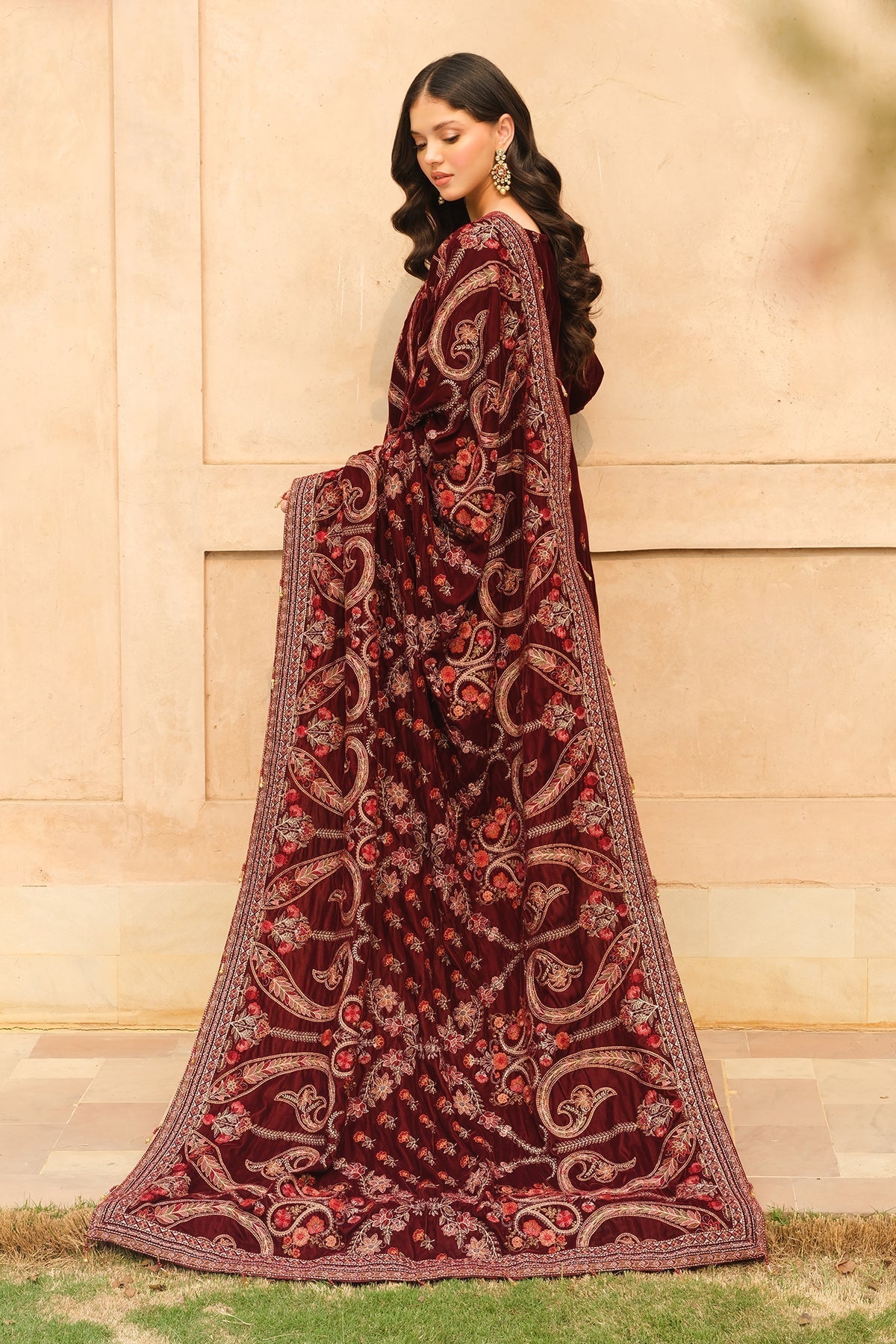 Raeesa Premium | Bareeza Velvet | VL - 111 - House Of Hania