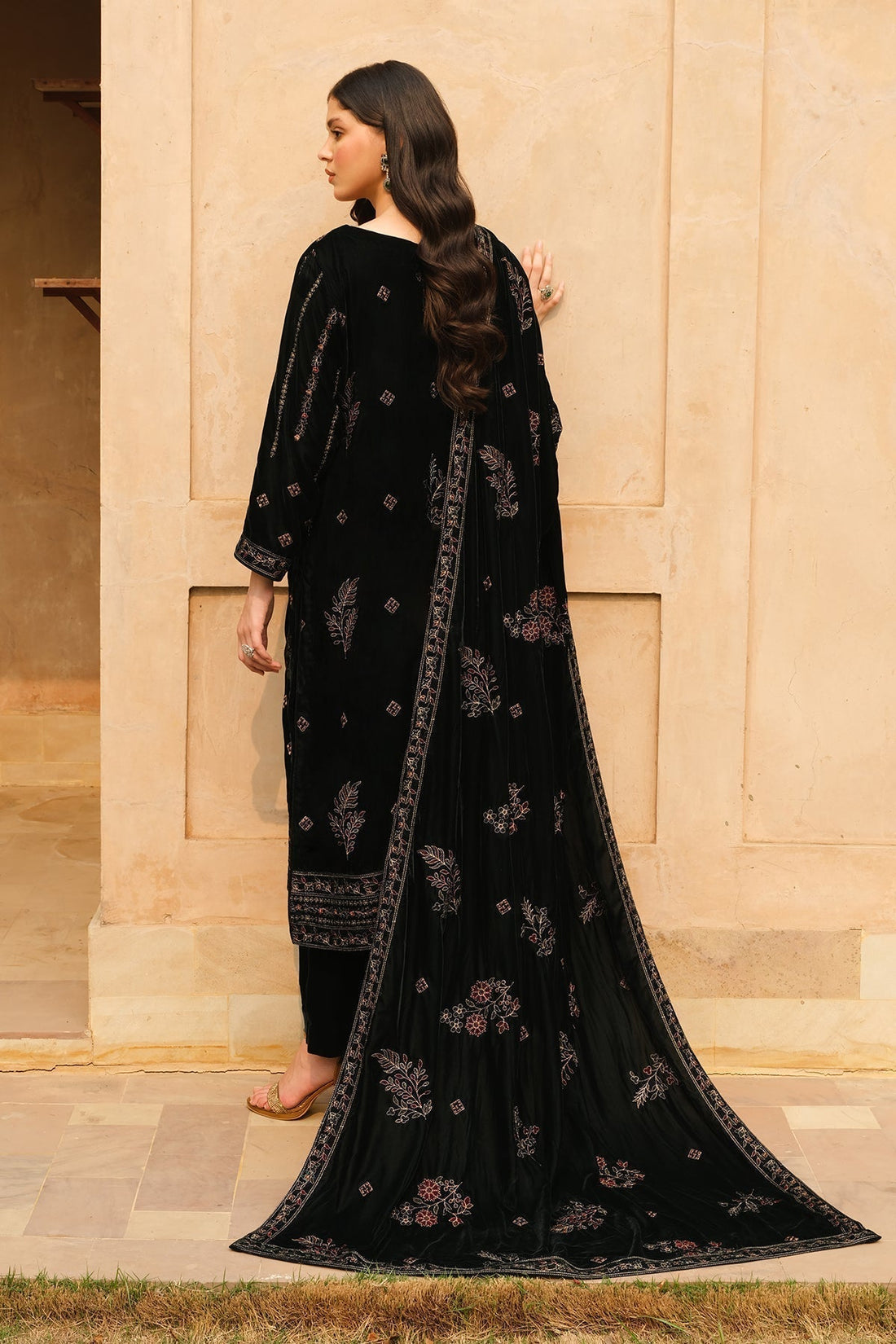 Raeesa Premium | Bareeza Velvet | VL - 112 - House Of Hania