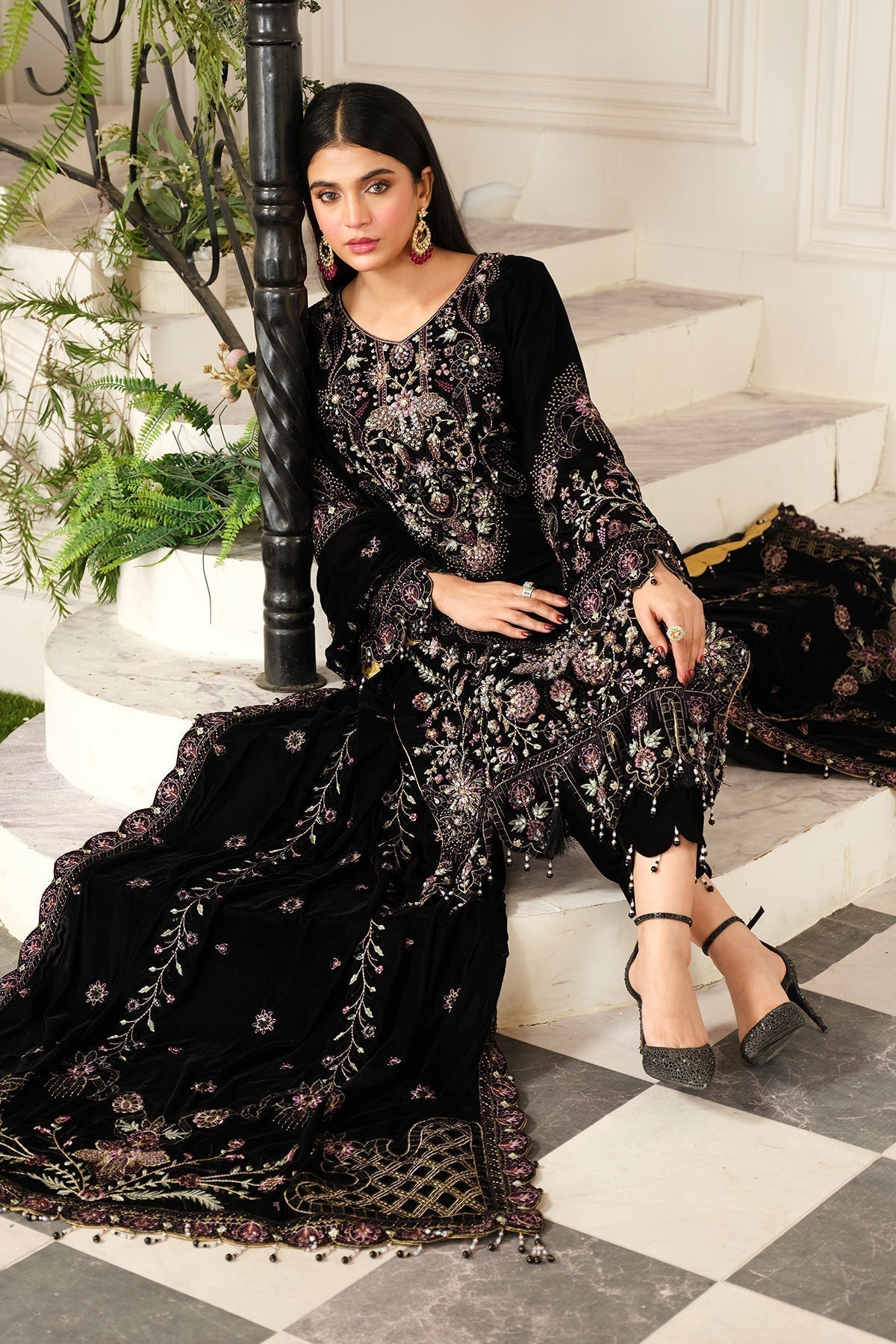 Raeesa Premium | Sheen Luxury Velvet | Noir - House Of Hania
