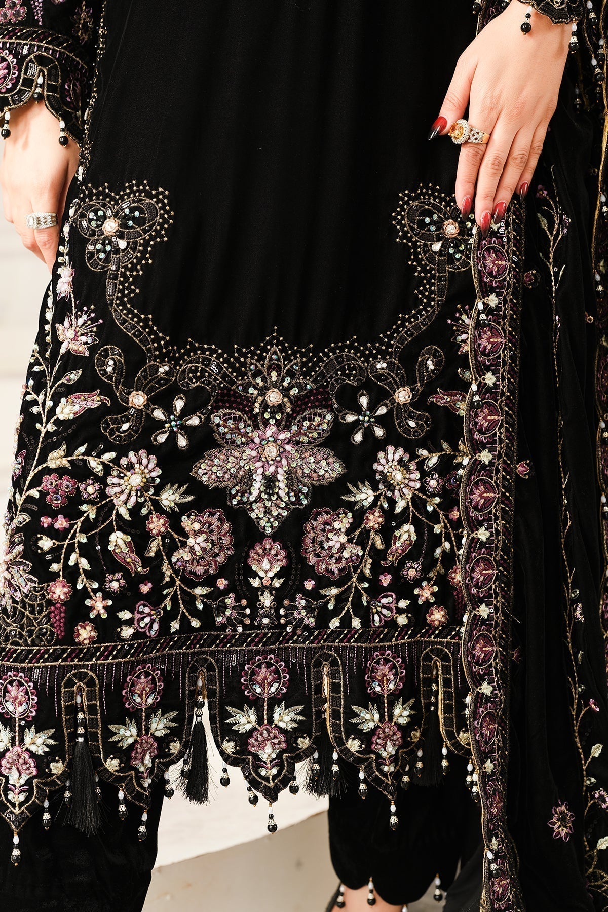 Raeesa Premium | Sheen Luxury Velvet | Noir - House Of Hania