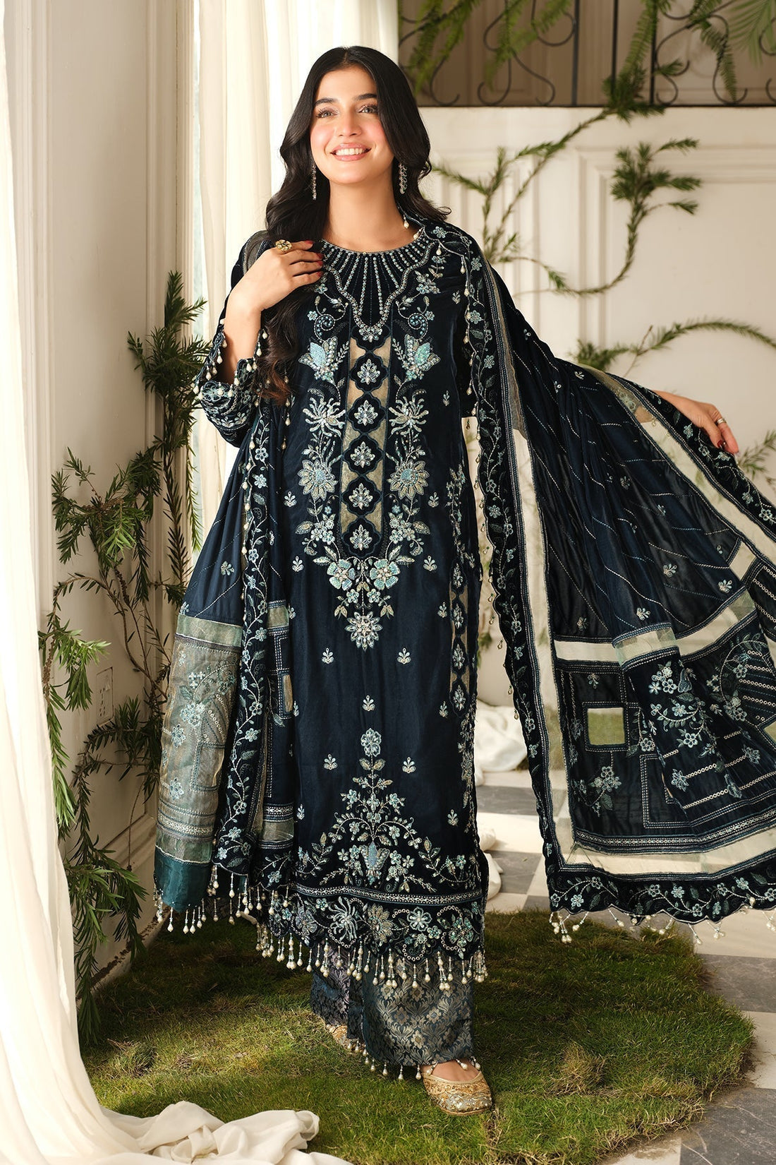 Raeesa Premium | Sheen Luxury Velvet | Zeve - House Of Hania