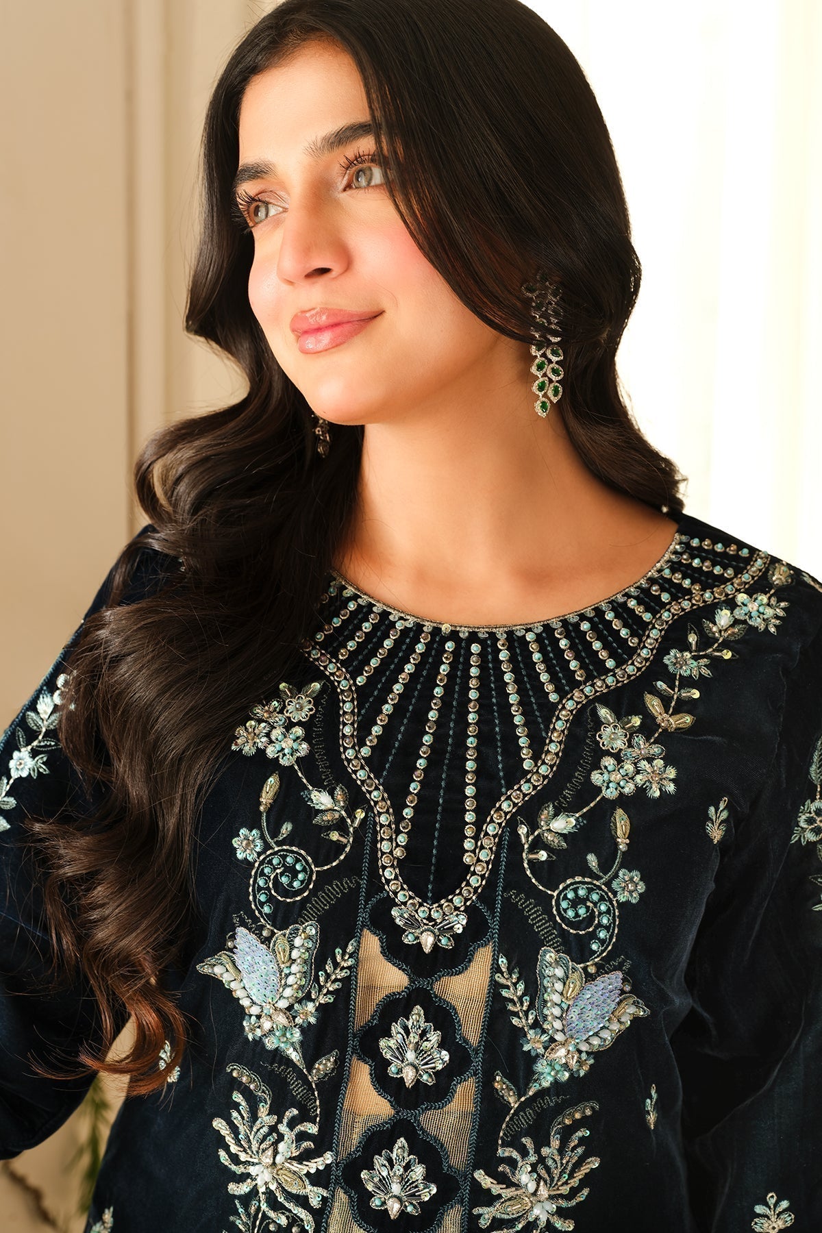 Raeesa Premium | Sheen Luxury Velvet | Zeve - House Of Hania