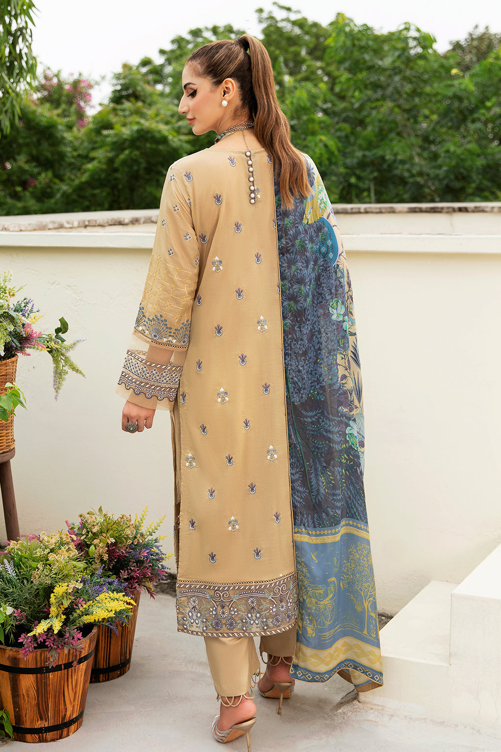 Ramsha | Luxury Lawn 24 | Y-802 - House Of Hania