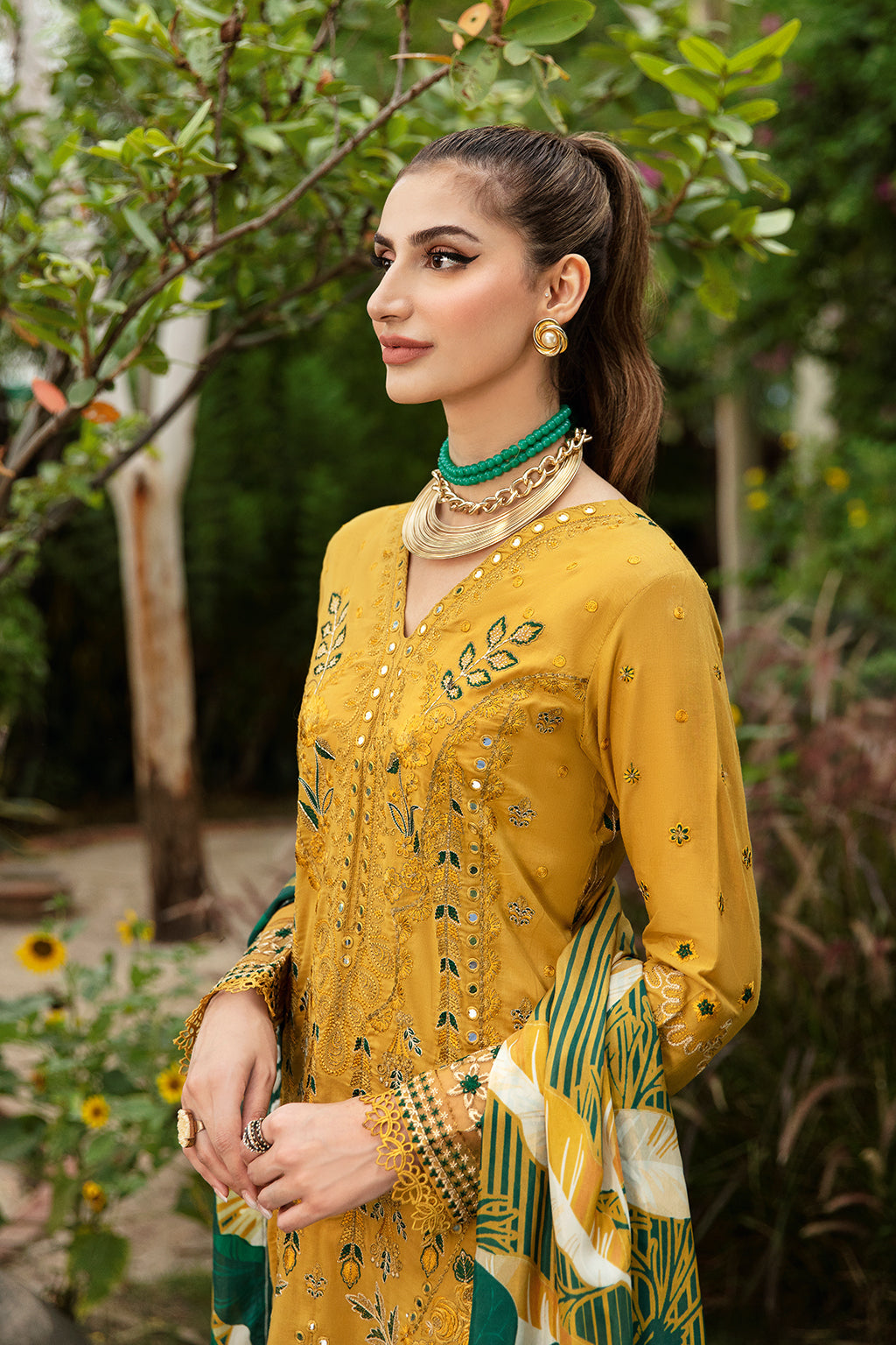 Ramsha | Luxury Lawn 24 | Y-805 - House Of Hania