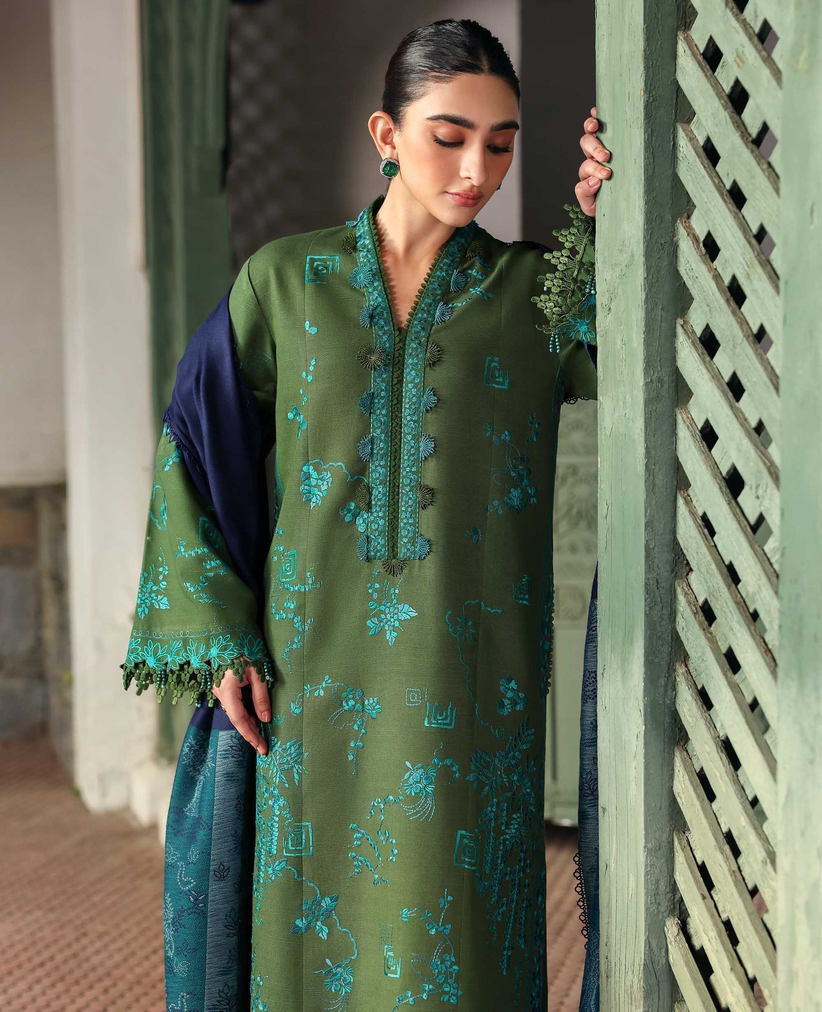 Republic Womenswear | Amaris Luxury Shawl 25 | Elysia - House Of Hania