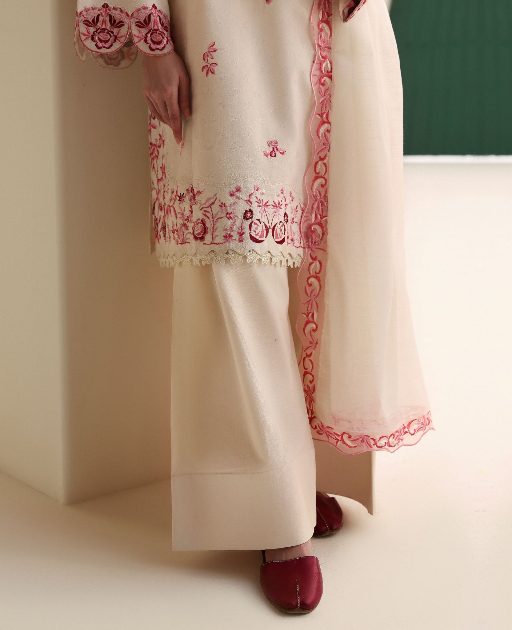Republic Womenswear | Basics Pre Fall 25 | Camélia - House Of Hania
