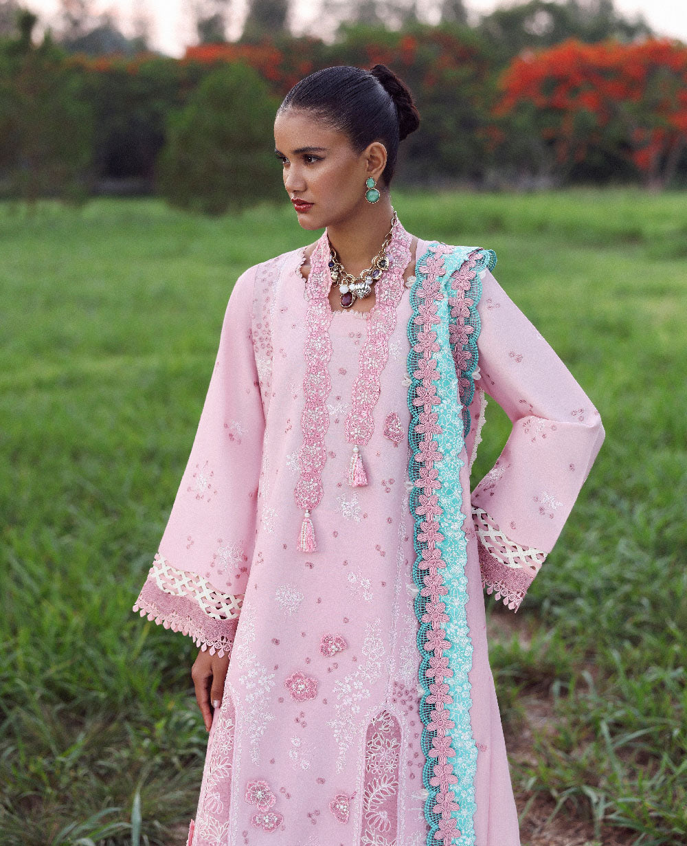 Republic Womenswear | Lilas Lawn 26 | Zayra - House Of Hania