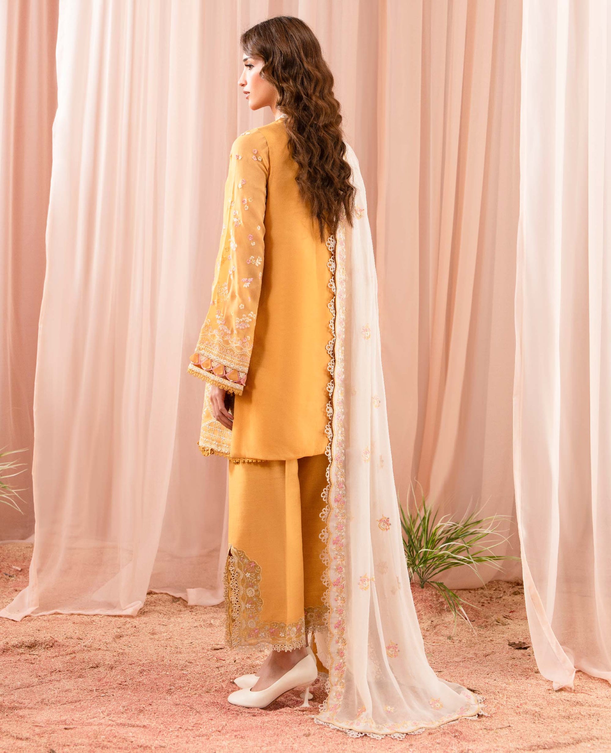 Republic Womenswear | RPP Vol 2 25 | Amber - House Of Hania