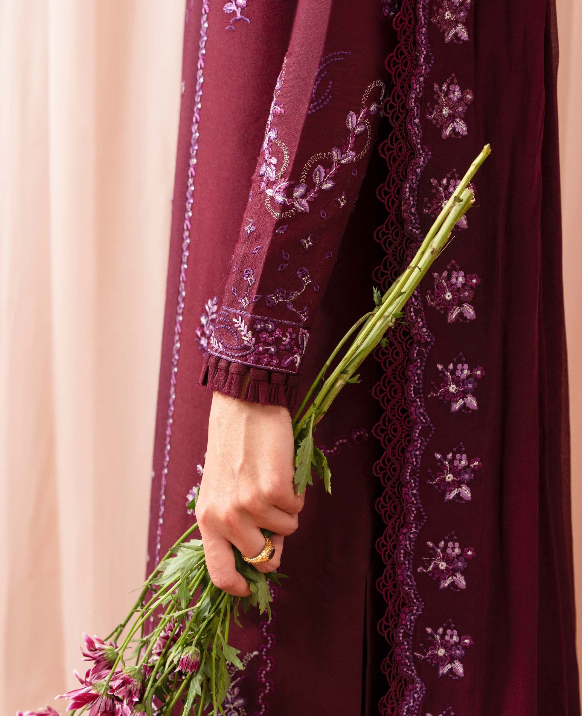 Republic Womenswear | RPP Vol 2 25 | Velour - House Of Hania