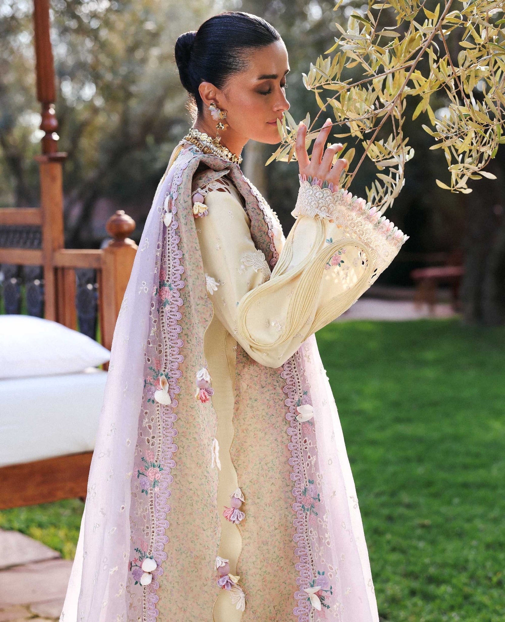 Republic Womenswear | Reine Luxury Lawn 26 | Lumi - House Of Hania