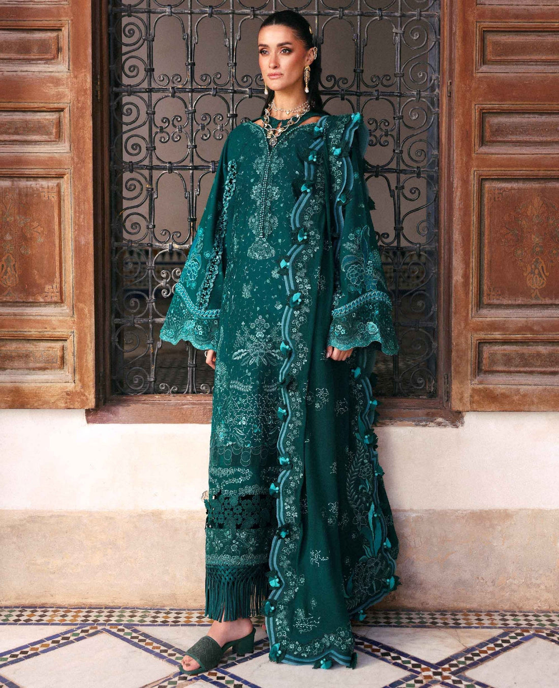 Republic Womenswear | Reine Luxury Lawn 26 | Luna - House Of Hania