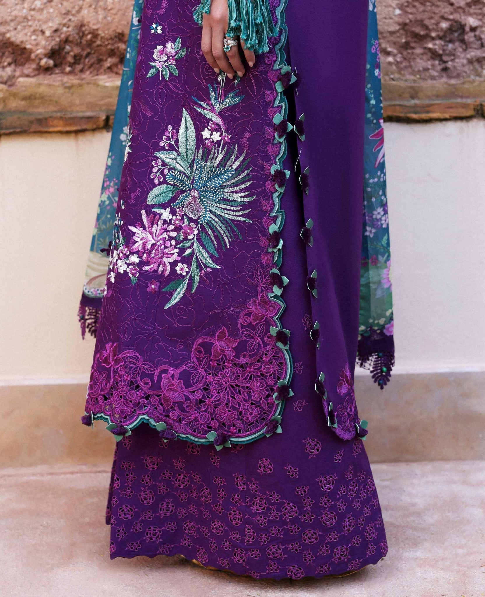 Republic Womenswear | Reine Luxury Lawn 26 | Nia - House Of Hania
