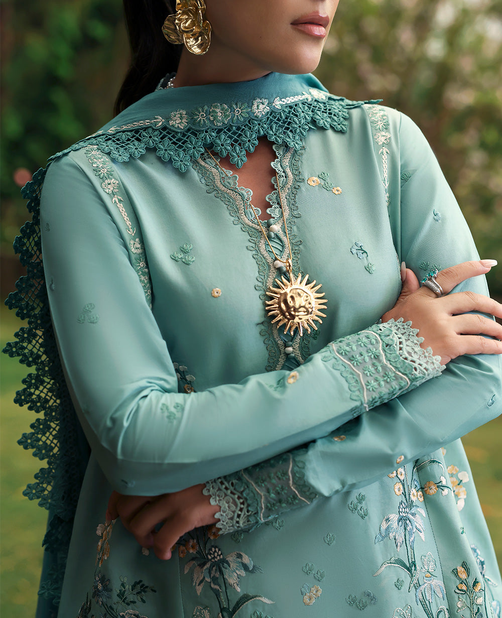 Republic Womenswear | Talia Luxury Lawn 25 | D5-A - Kaeliya - House Of Hania