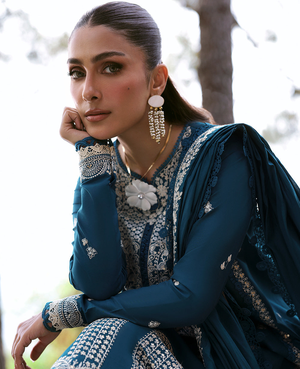 Republic Womenswear | Talia Luxury Lawn 25 | D6-B - Naya - House Of Hania