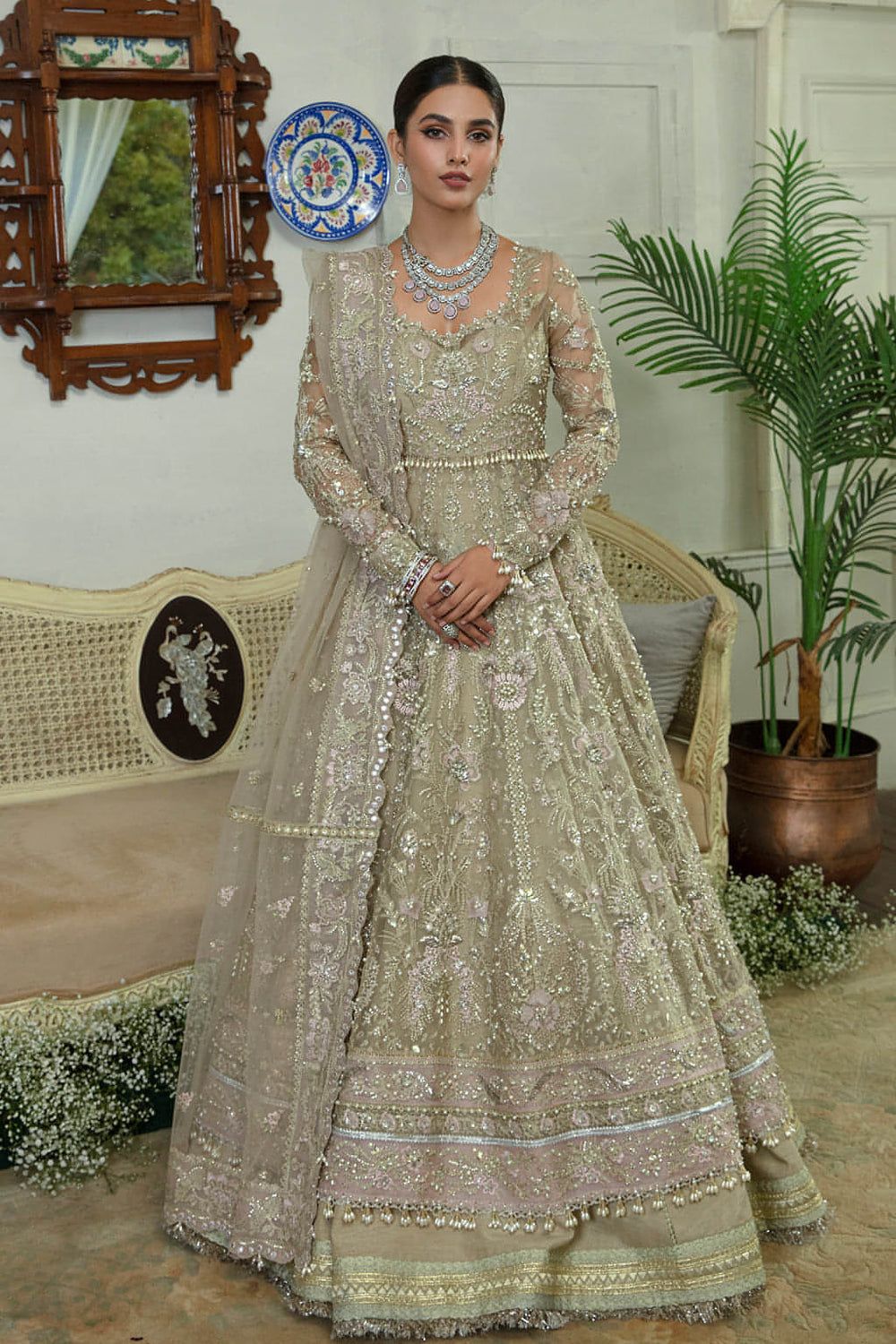 Royale - House Of Hania
