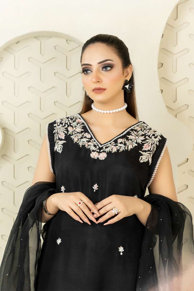 RozaandMina - Black Petunia Shirt and Dupatta - House Of Hania