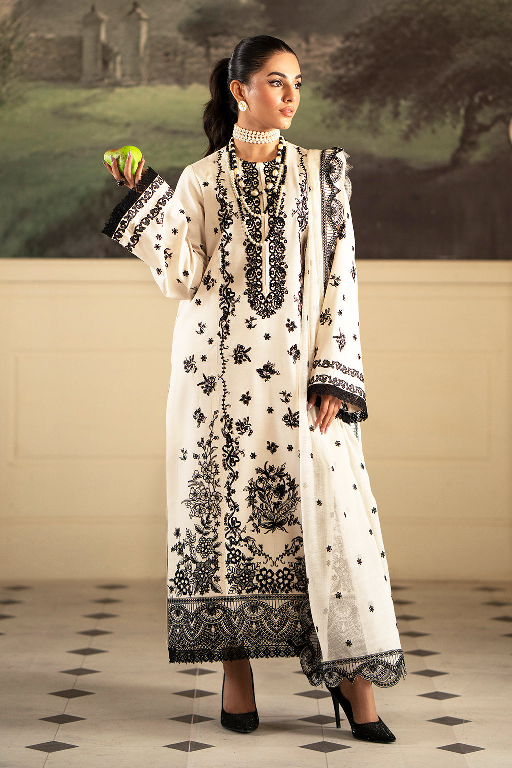Saad Shaikh | Lumiere Winter |  D-05 Stellaire - House Of Hania