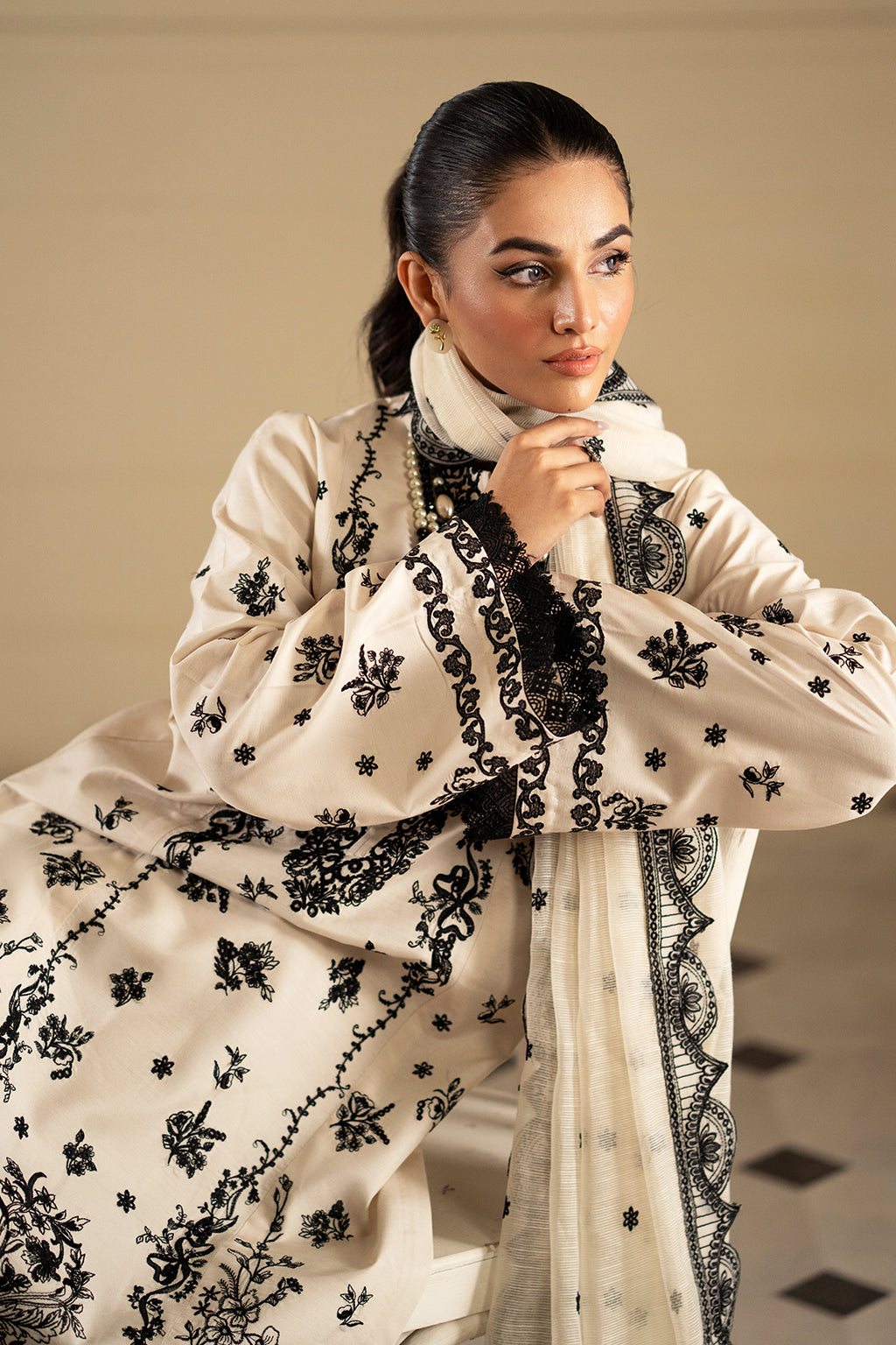 Saad Shaikh | Lumiere Winter |  D-05 Stellaire - House Of Hania