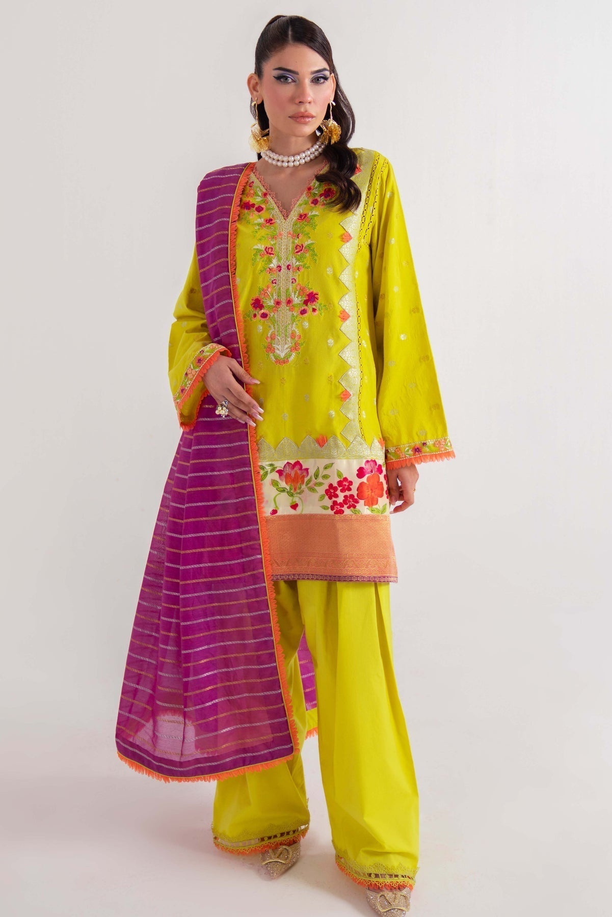 Sable Vogue | Luxury Lawn 25 | SL-04-25-V2 - House Of Hania