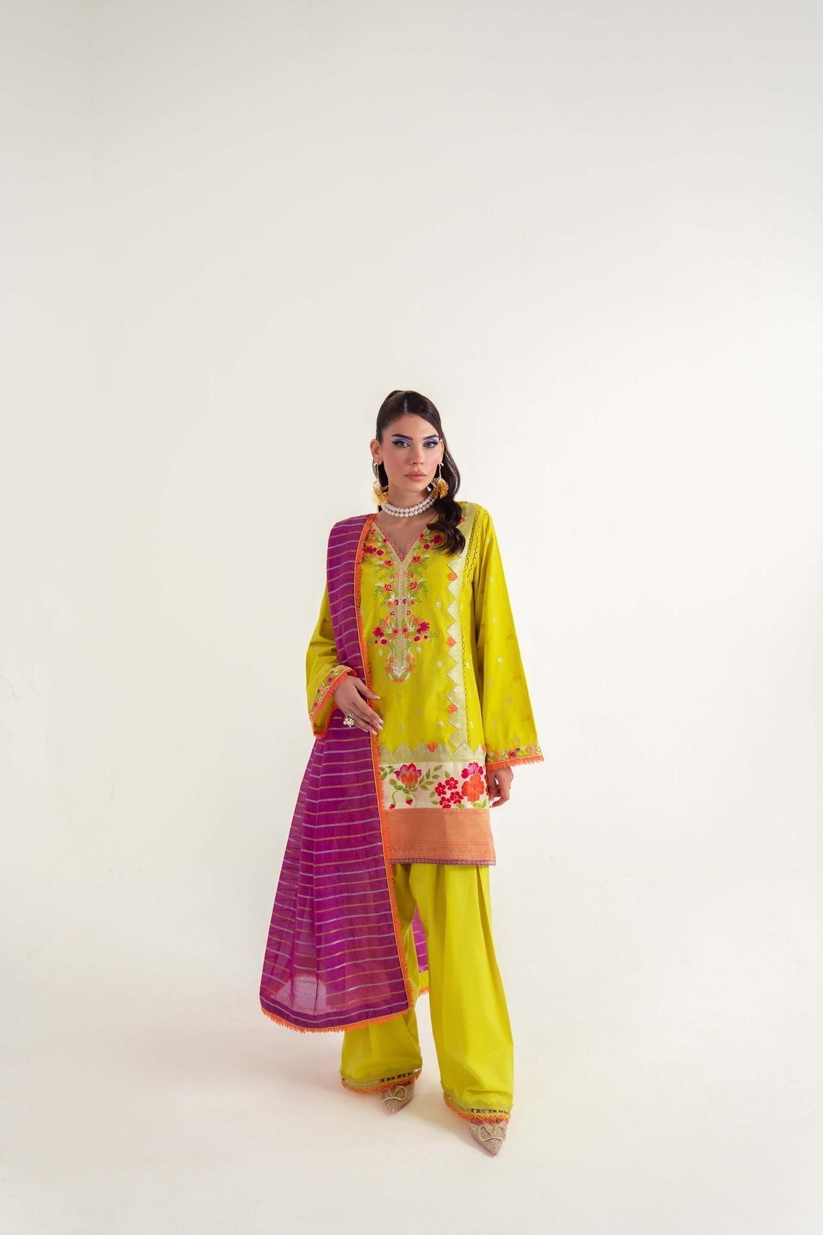 Sable Vogue | Luxury Lawn 25 | SL-04-25-V2 - House Of Hania