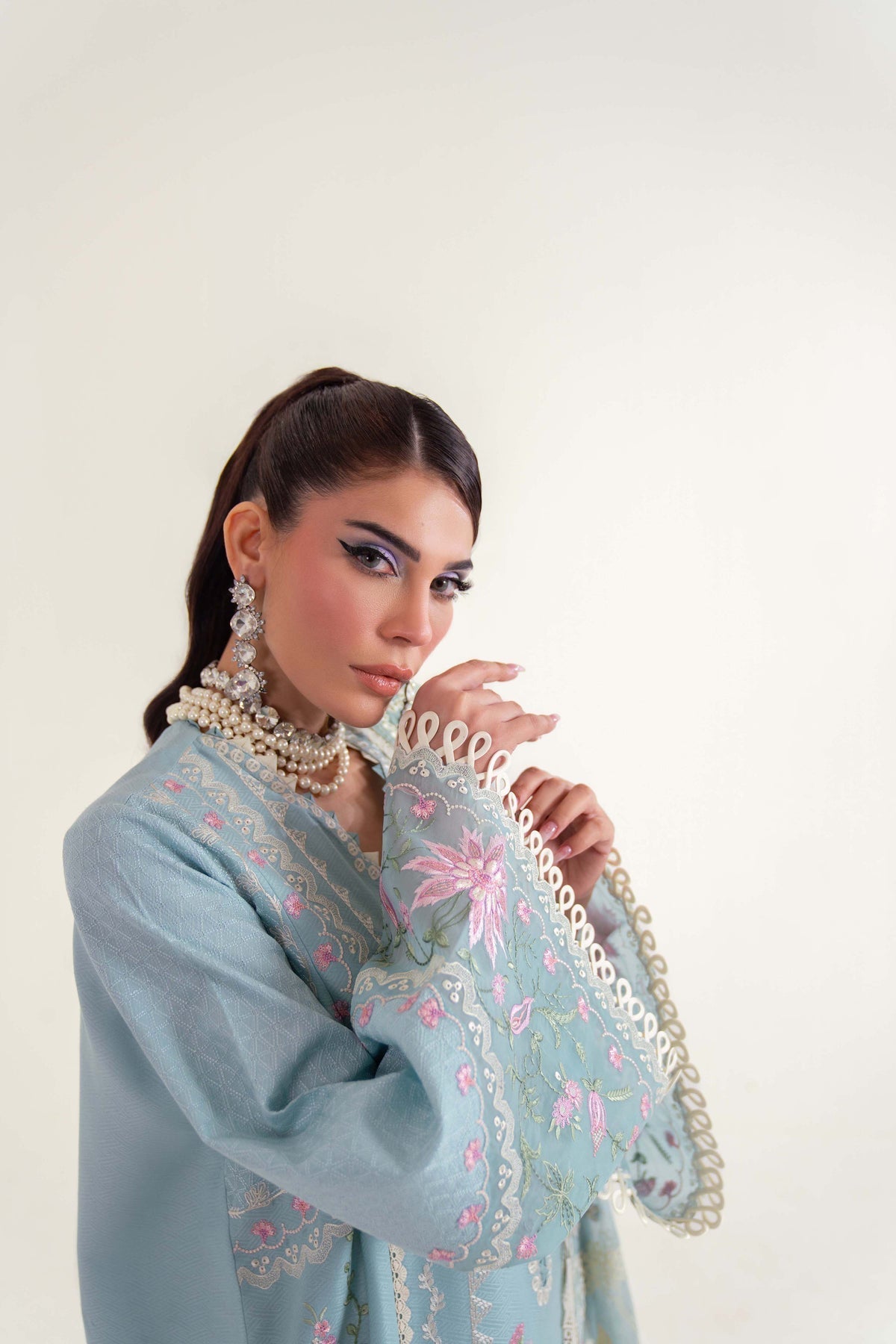 Sable Vogue | Luxury Lawn 25 | SL-06-25-V2 - House Of Hania