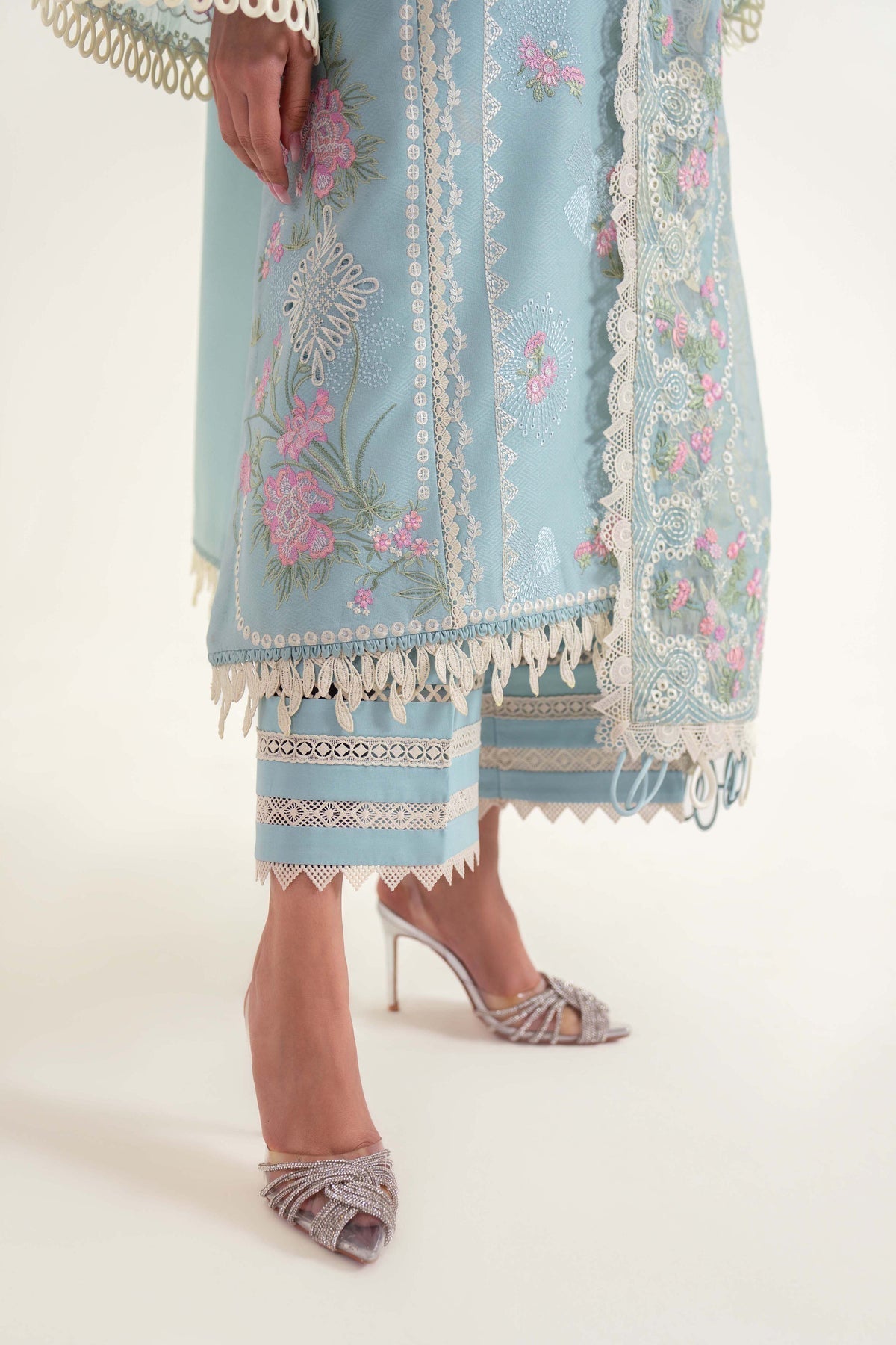 Sable Vogue | Luxury Lawn 25 | SL-06-25-V2 - House Of Hania