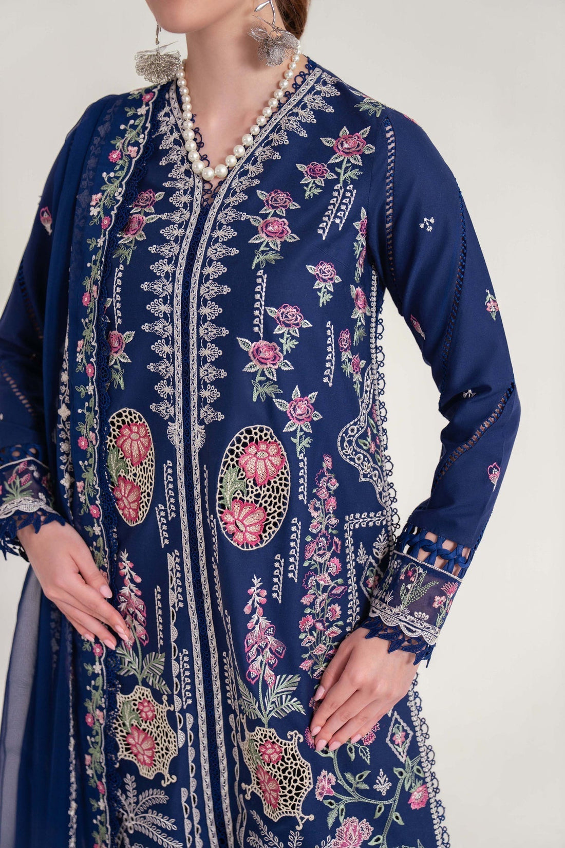 Sable Vogue | Luxury Lawn 25 | SL-07-25-V2 - House Of Hania