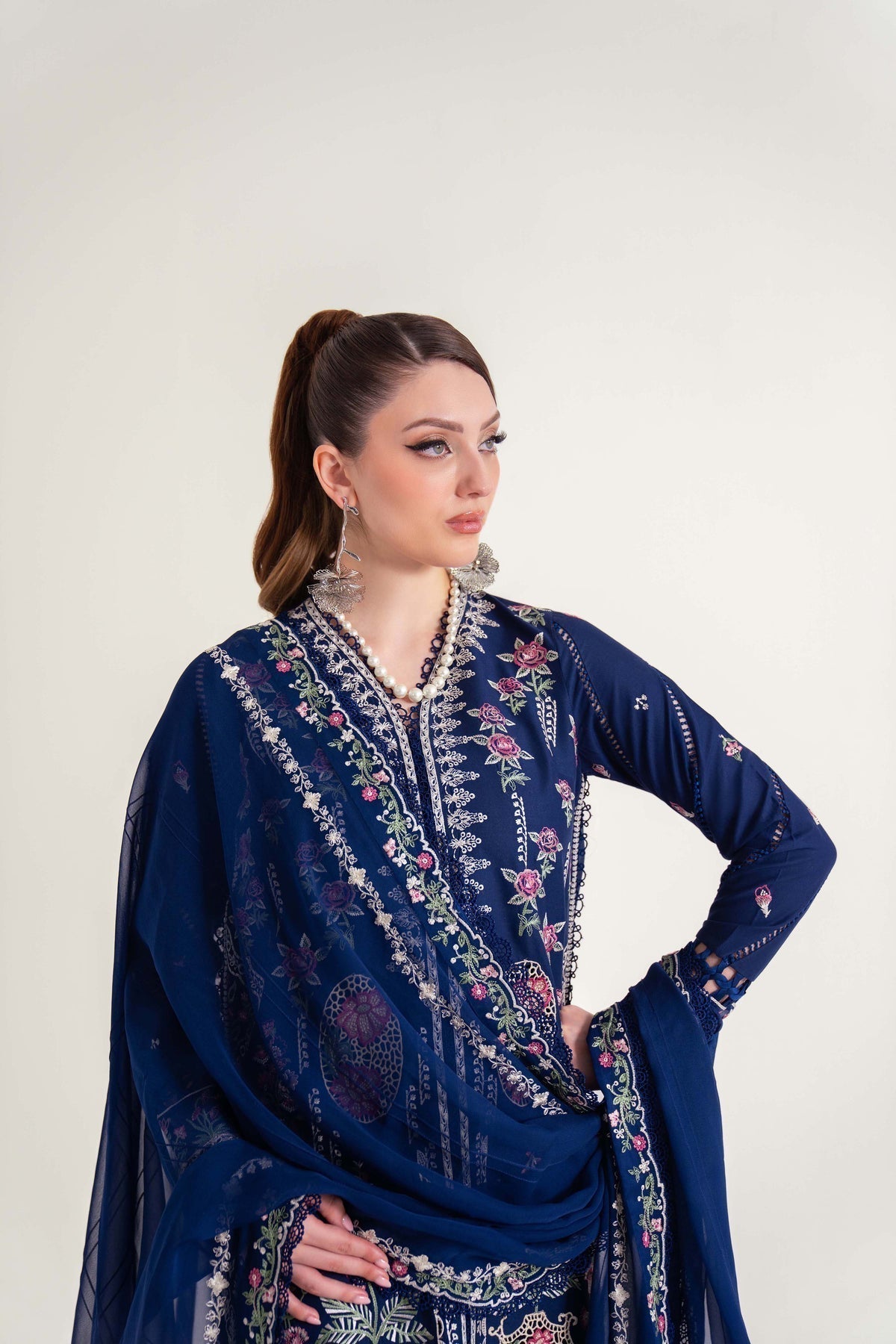 Sable Vogue | Luxury Lawn 25 | SL-07-25-V2 - House Of Hania