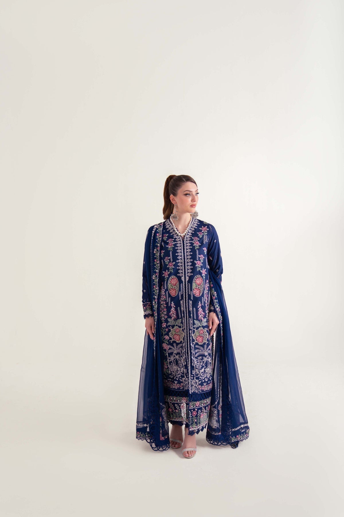 Sable Vogue | Luxury Lawn 25 | SL-07-25-V2 - House Of Hania