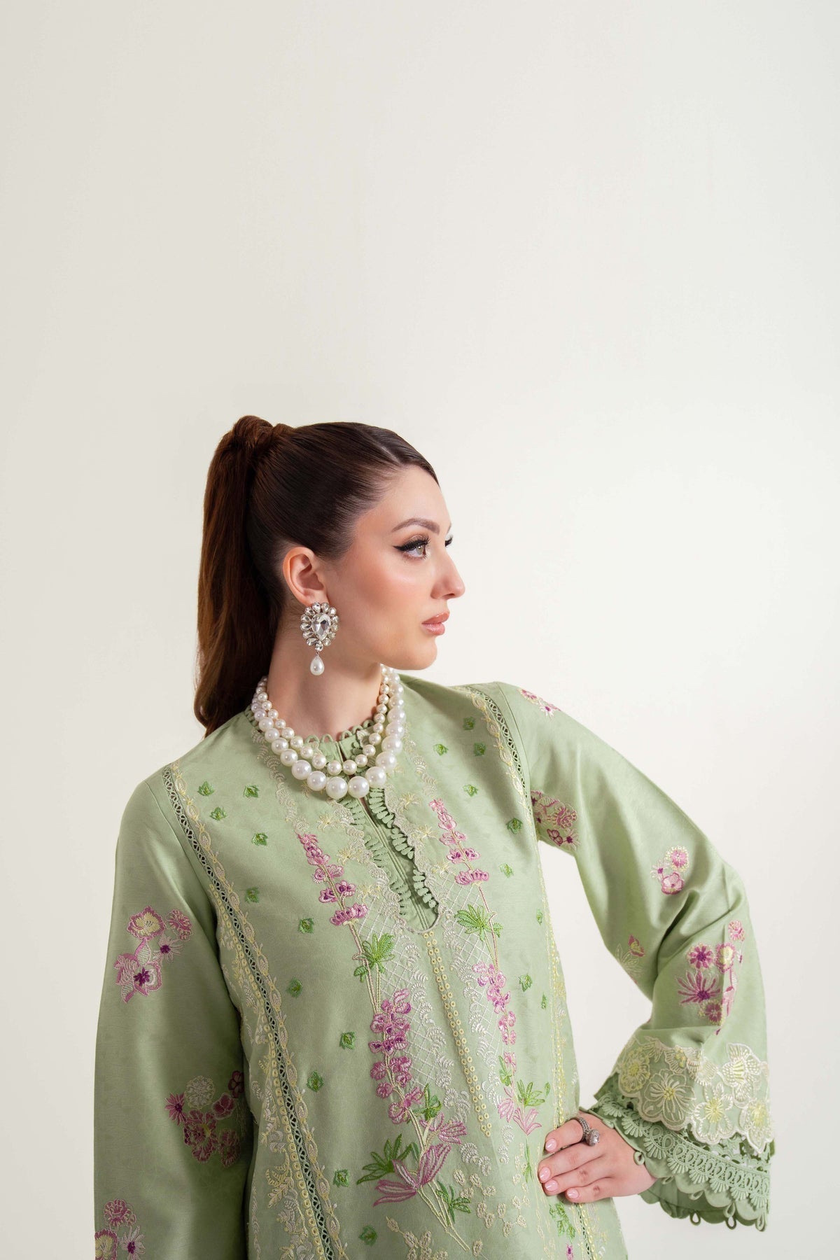 Sable Vogue | Luxury Lawn 25 | SL-09-25-V2 - House Of Hania