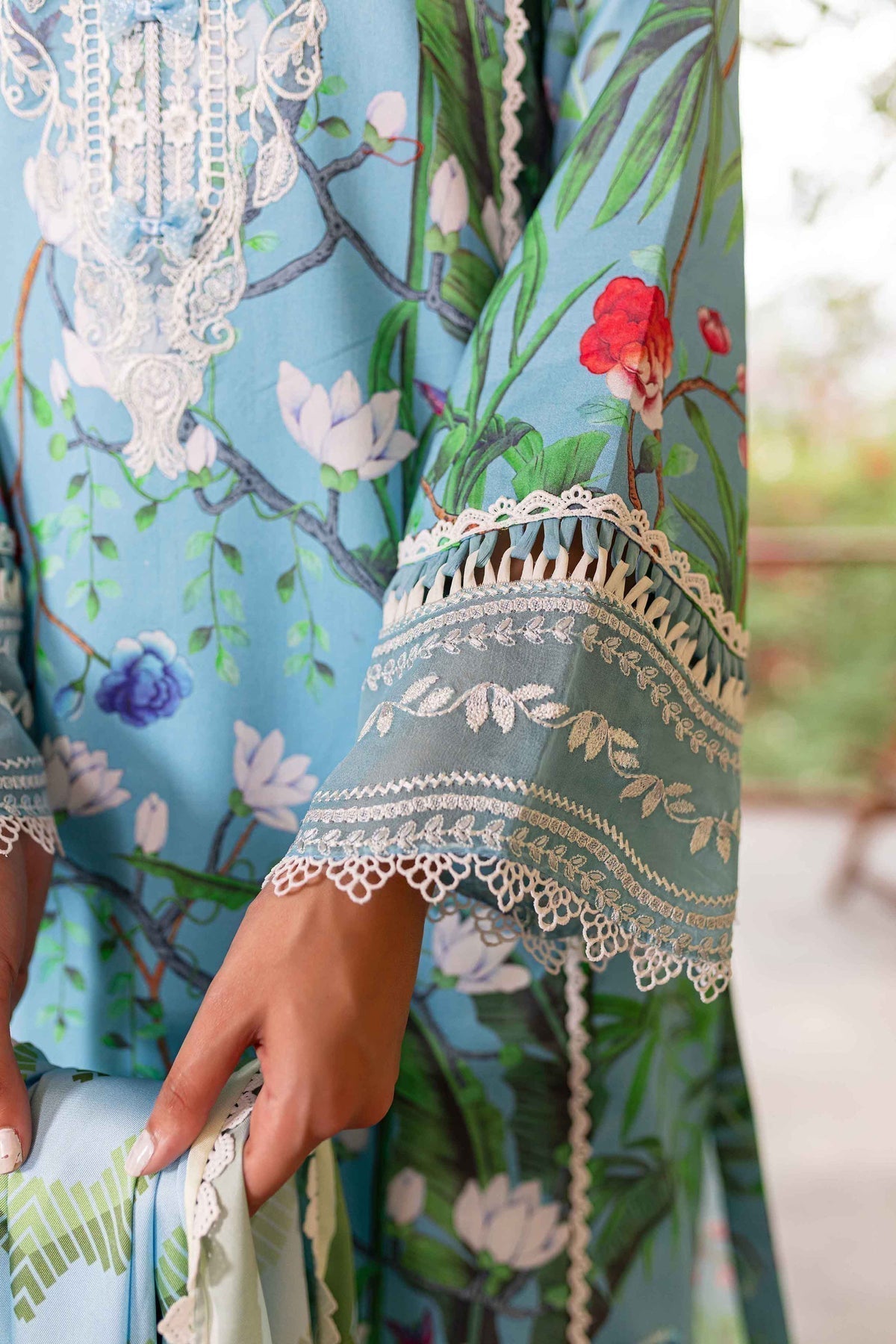 Sable Vogue | Shiree Lawn 24 | Flower Of Paradise - House Of Hania