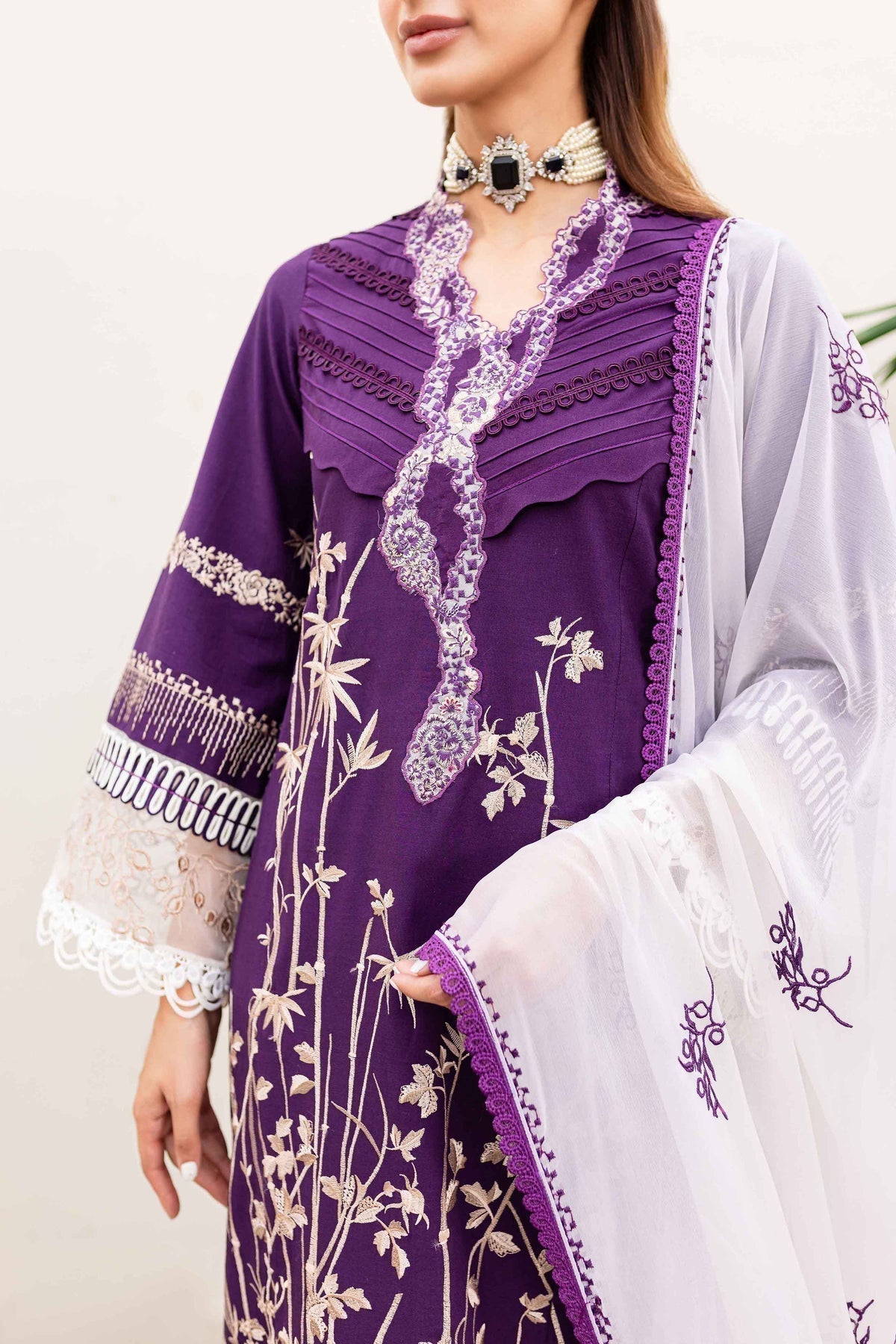 Sable Vogue | Shiree Lawn 24 | Plum Orchid - House Of Hania