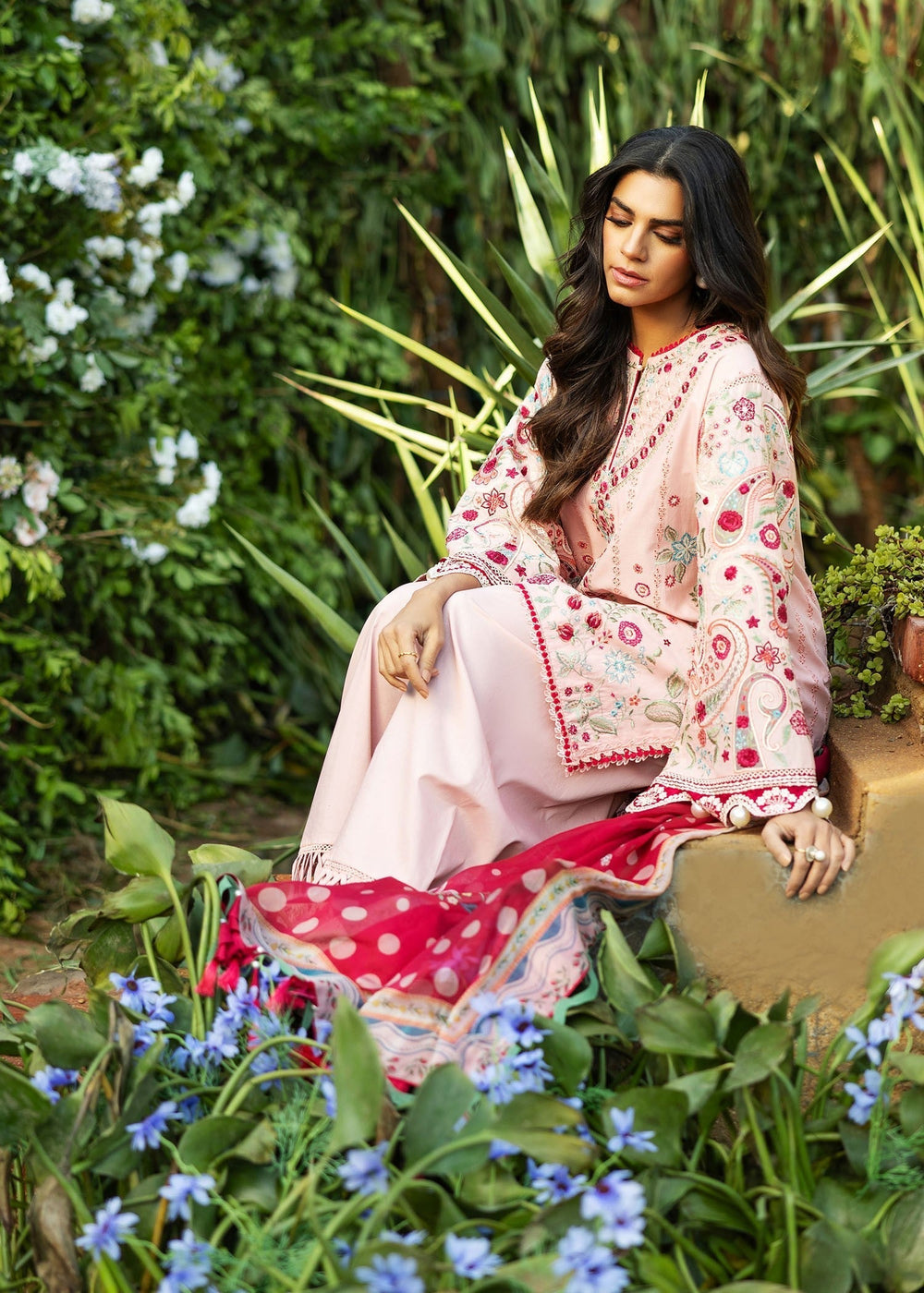 Sadaf Fawad Khan | Siraa Lawn 25 | PAISLEY GARDEN - B - House Of Hania