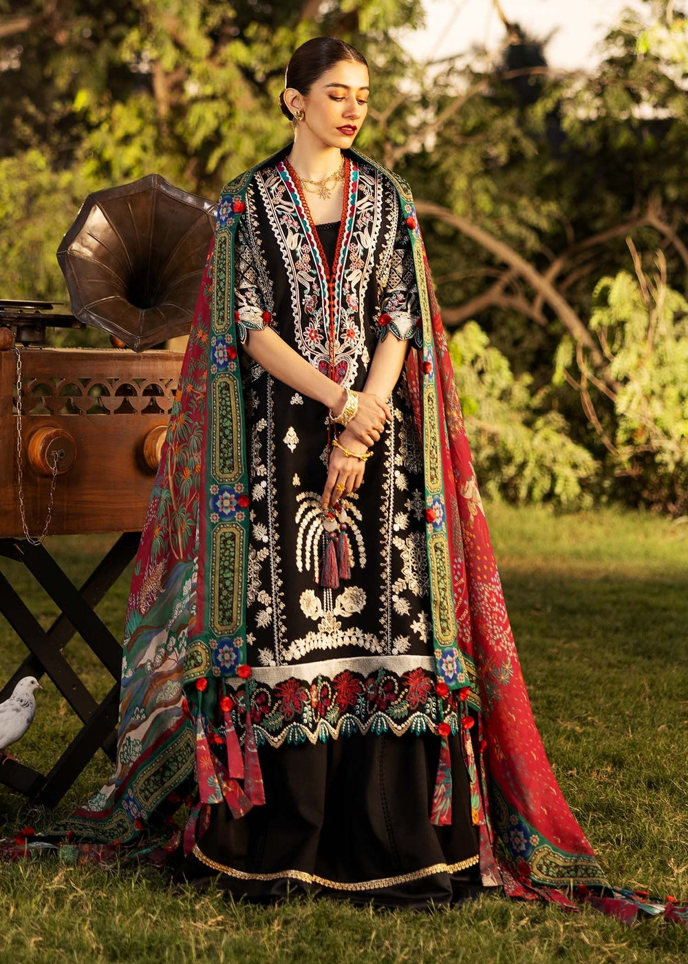 Sadaf Fawad Khan | Siraa Lawn 25 | PALM ISLAND - A - House Of Hania