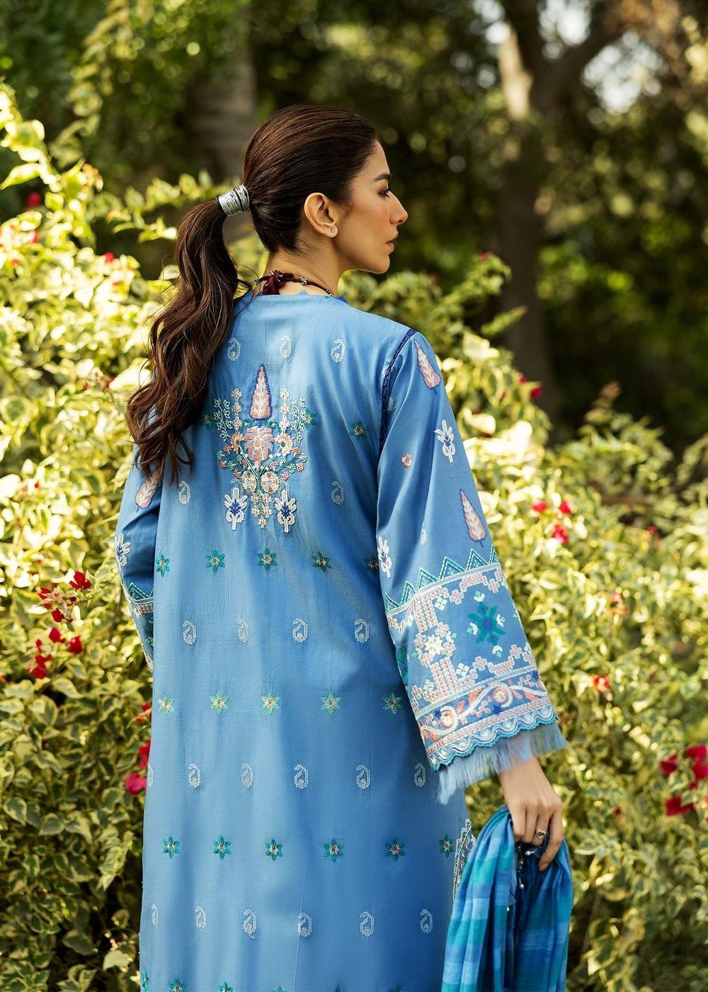 Sadaf Fawad Khan | Siraa Lawn 25 | WISTERIA - A - House Of Hania