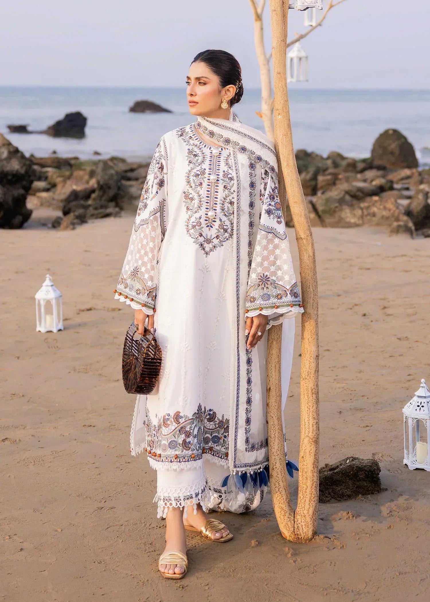 Sadaf Fawad Khan | Siraa Luxury Lawn 24| Amira (A) - House Of Hania