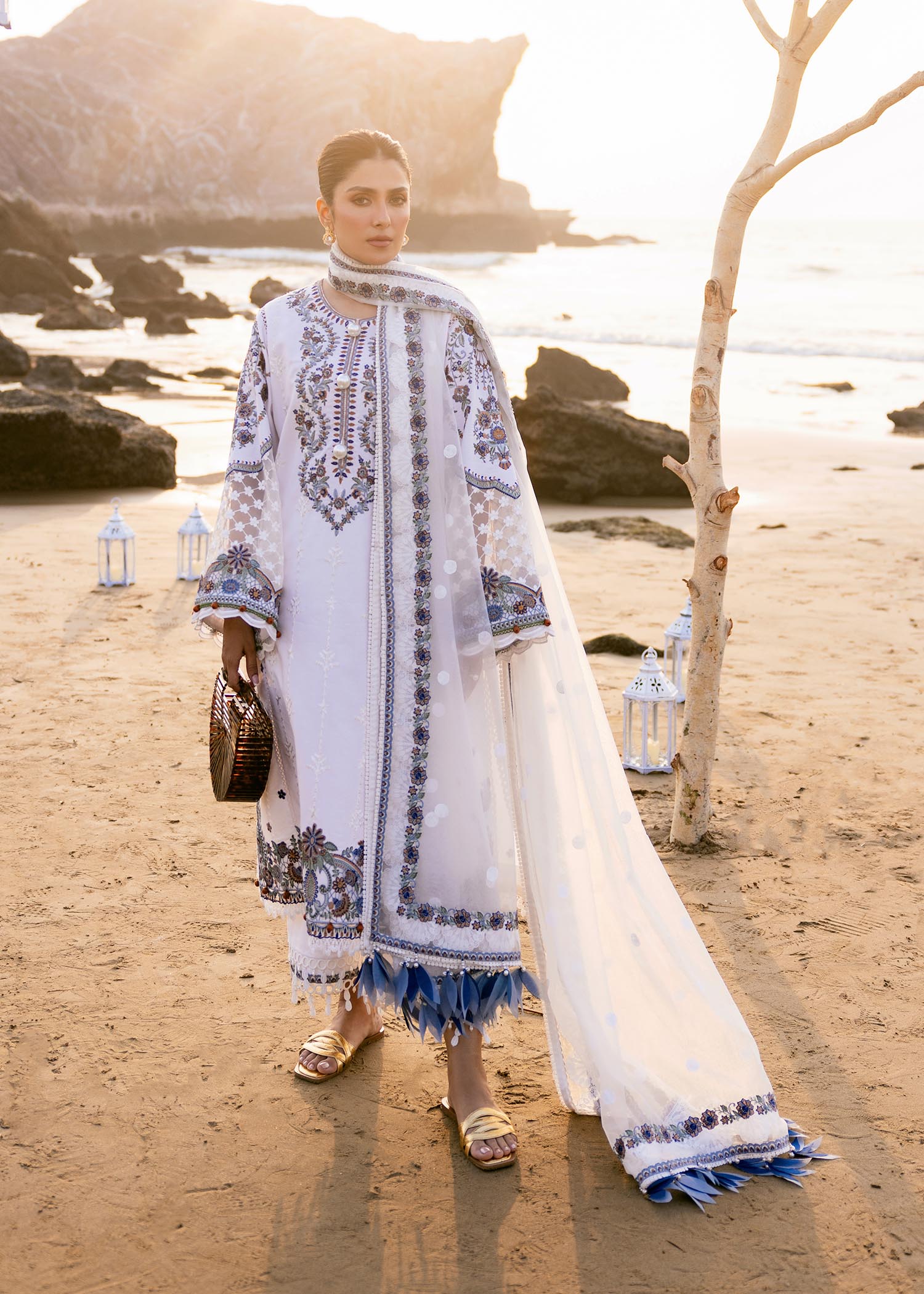 Sadaf Fawad Khan | Siraa Luxury Lawn 24| Amira (A) - House Of Hania