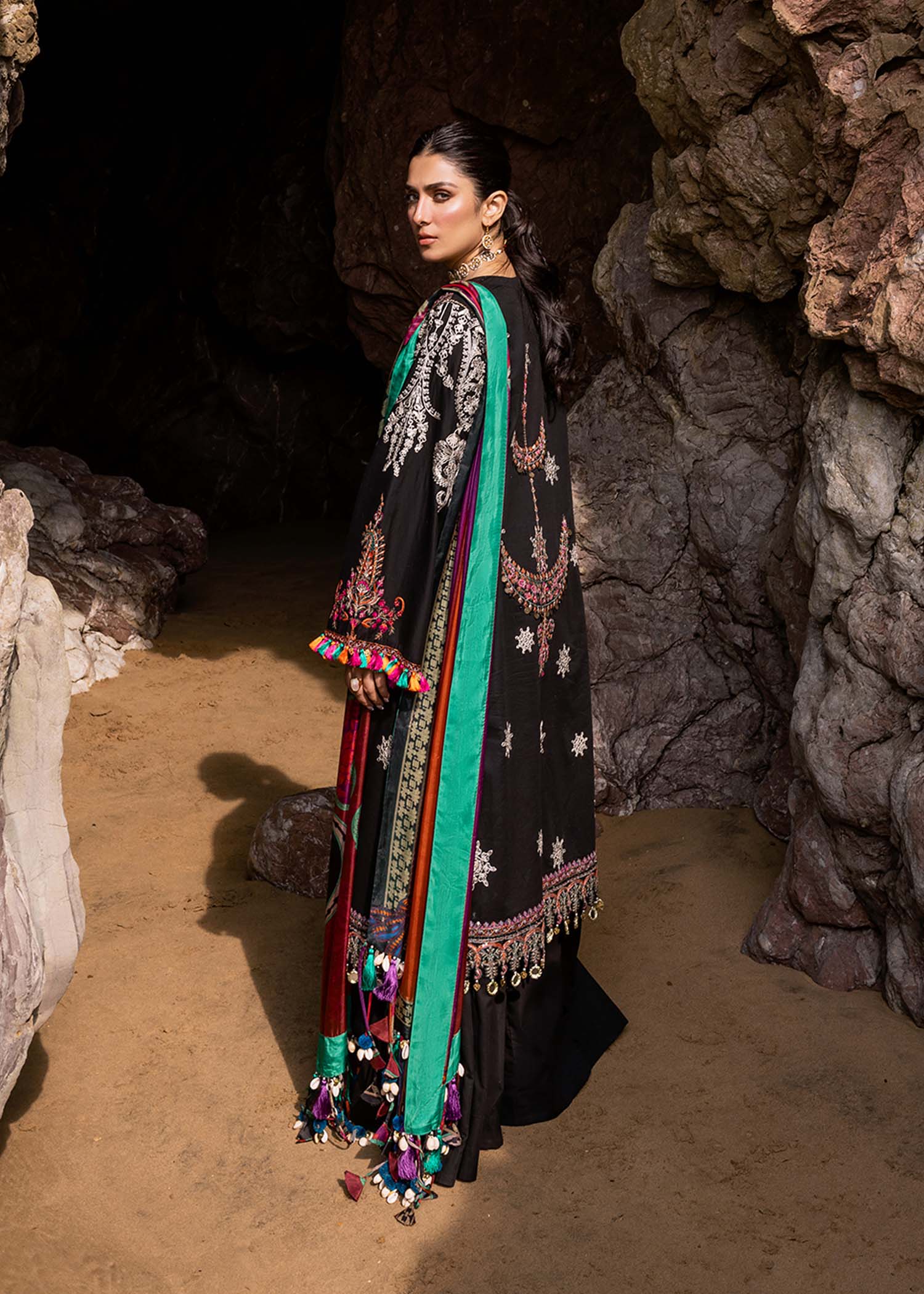 Sadaf Fawad Khan | Siraa Luxury Lawn 24| Nuha (A) - House Of Hania