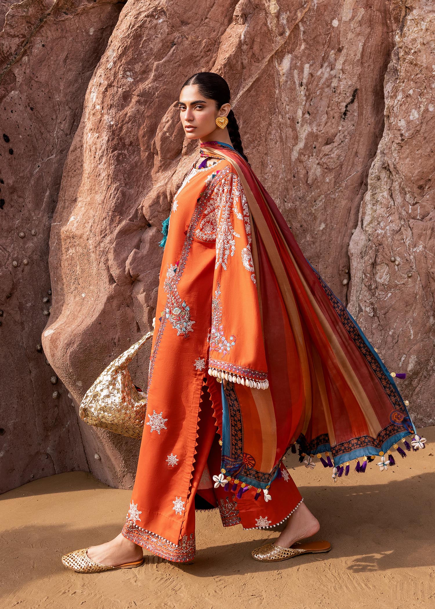 Sadaf Fawad Khan | Siraa Luxury Lawn 24| Nuha (B) - House Of Hania