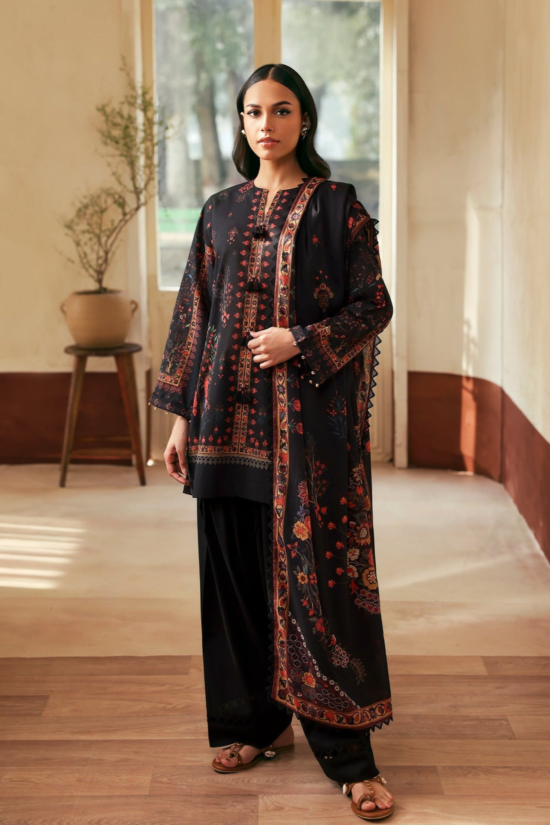 Sahar | Selene 25 | Royal Noir - House Of Hania