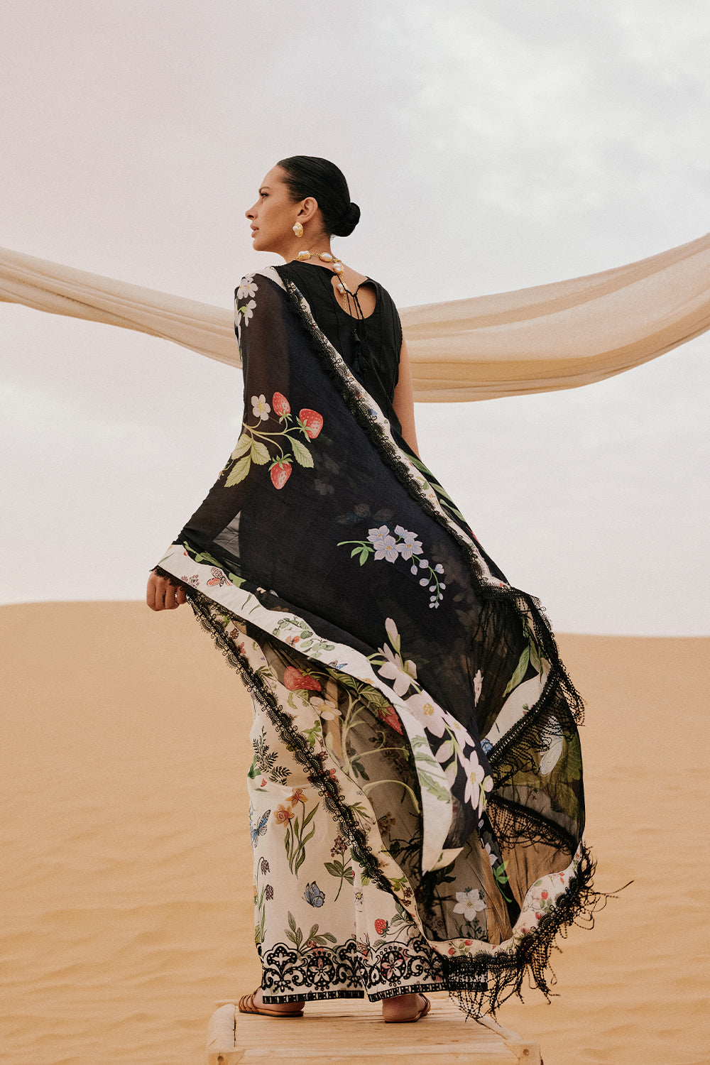 Saira Rizwan | Luxury Lawn 26 | DIARA-SRL26-07 - House Of Hania