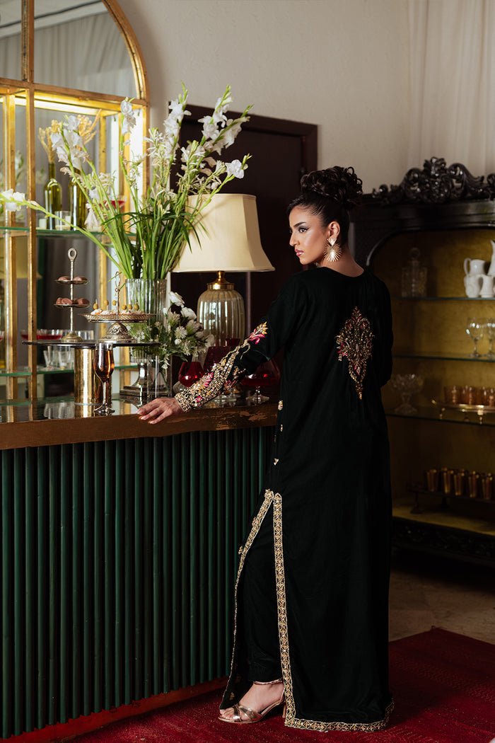 Saira Rizwan | Velvet Pret 25 | EMERA-SRVP25-10 - House Of Hania