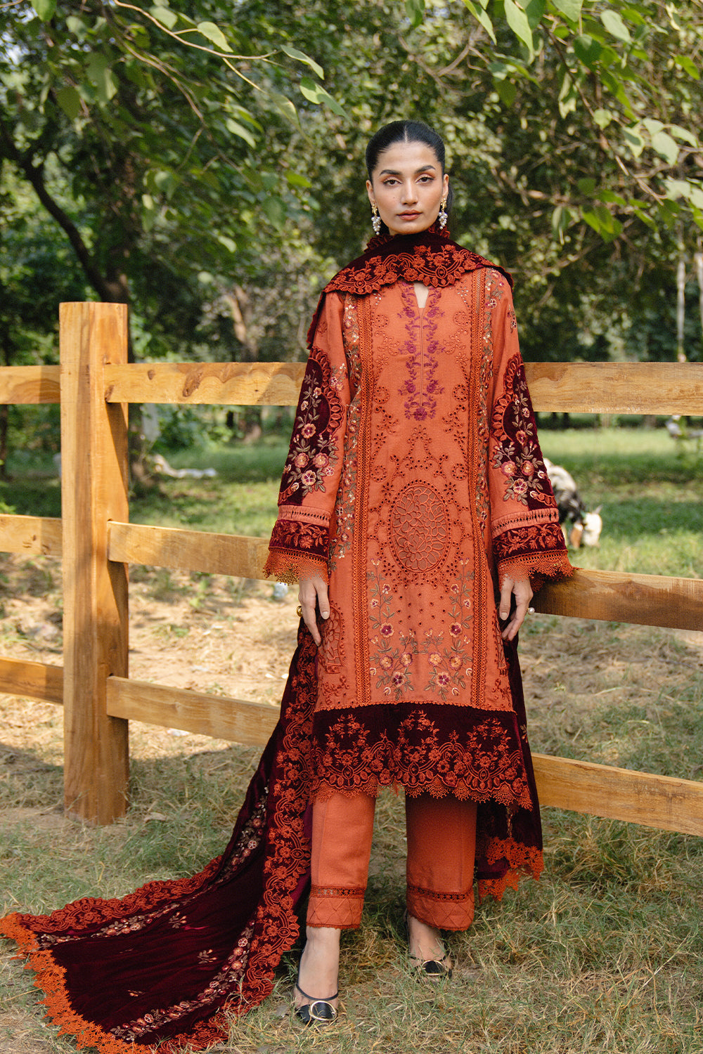 Saira Rizwan | Winter 2024 | CIRO-SRW24-10 - House Of Hania