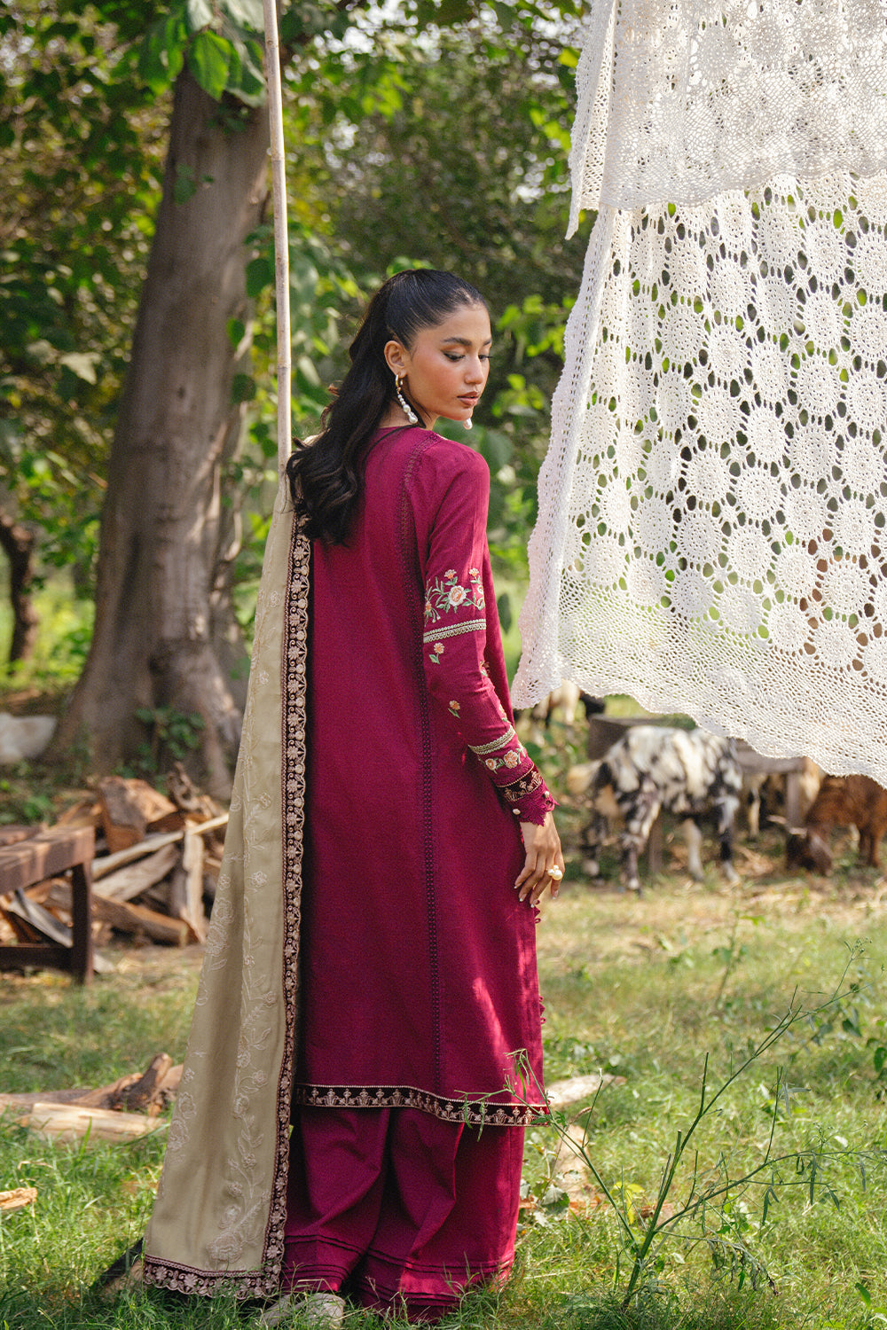 Saira Rizwan | Winter 2024 | SANSA-SRW24-09 - House Of Hania