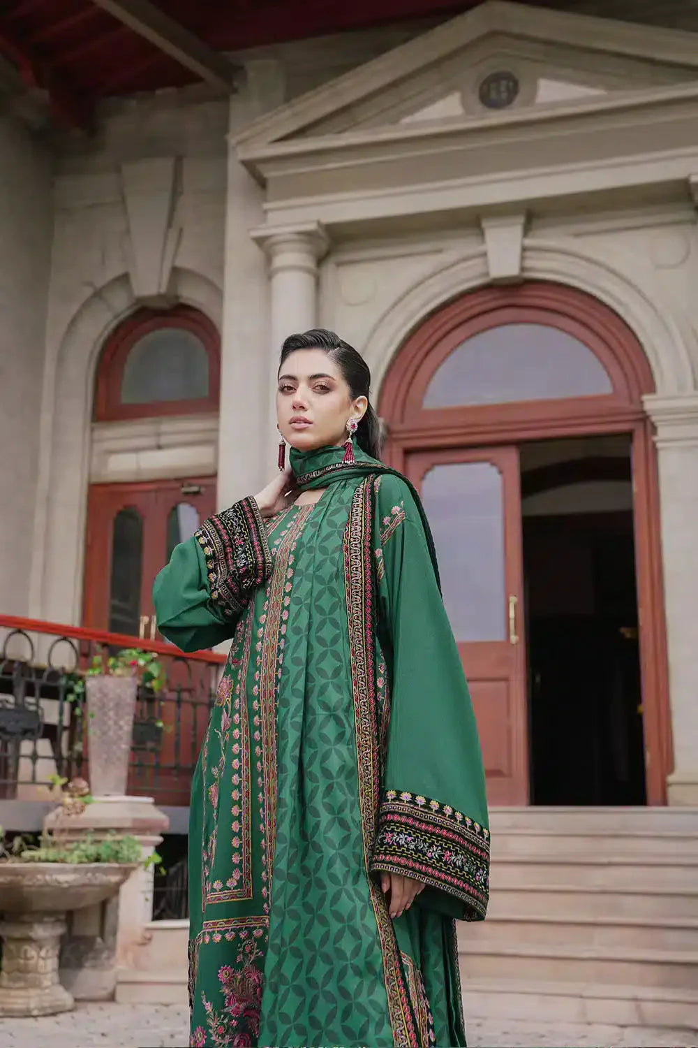 Saira Rizwan | Winter 23 | ISMAT SR-01 - House Of Hania