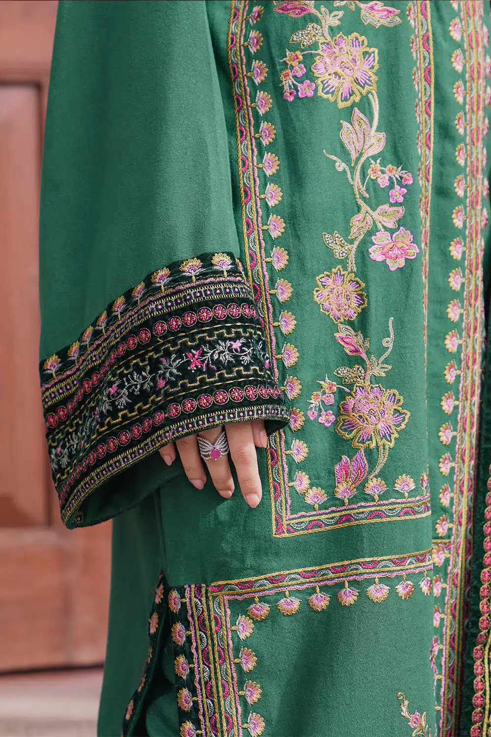 Saira Rizwan | Winter 23 | ISMAT SR-01 - House Of Hania
