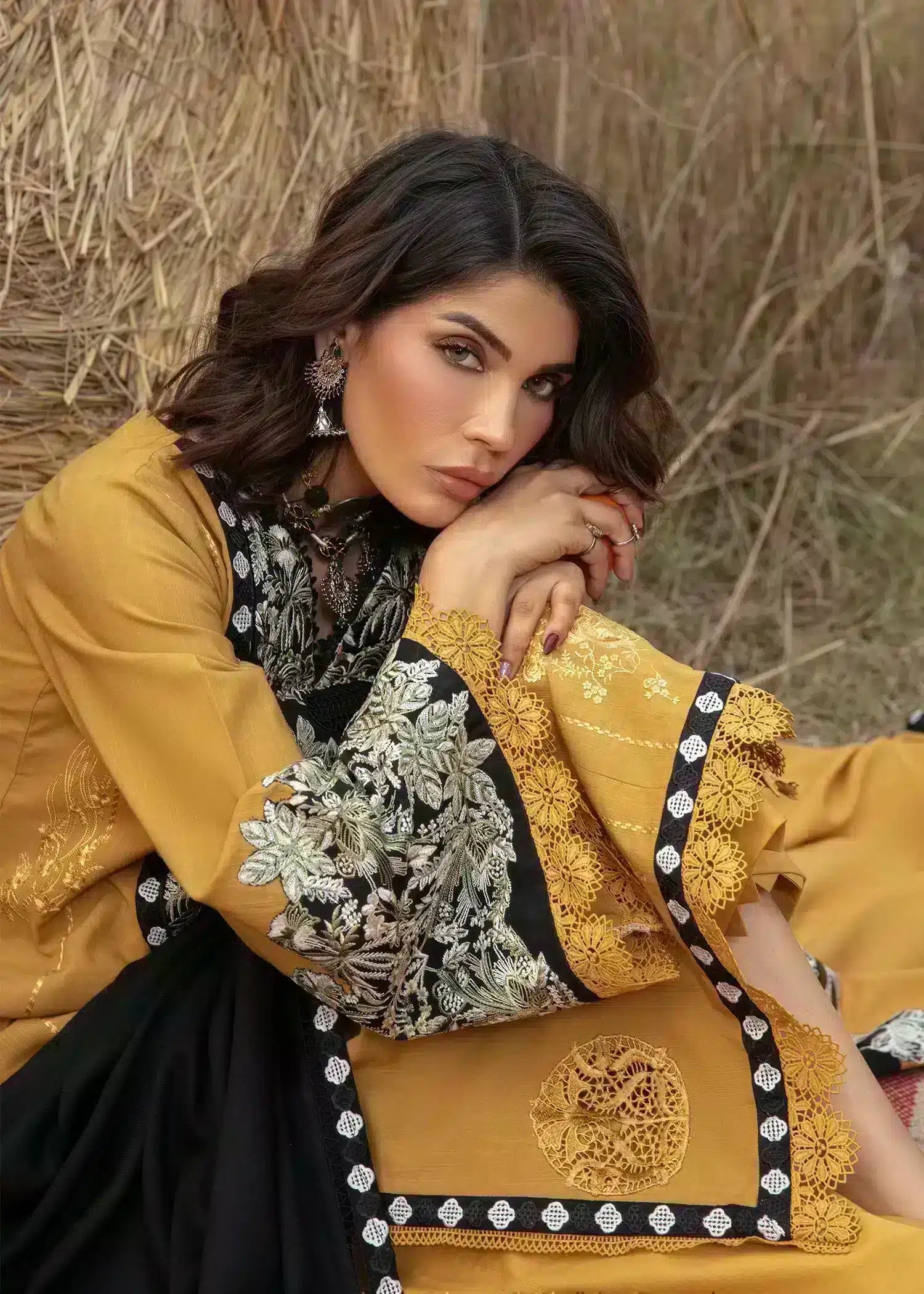 Saira Shakira | Raya Winter Stitched 23 | Amber - House Of Hania