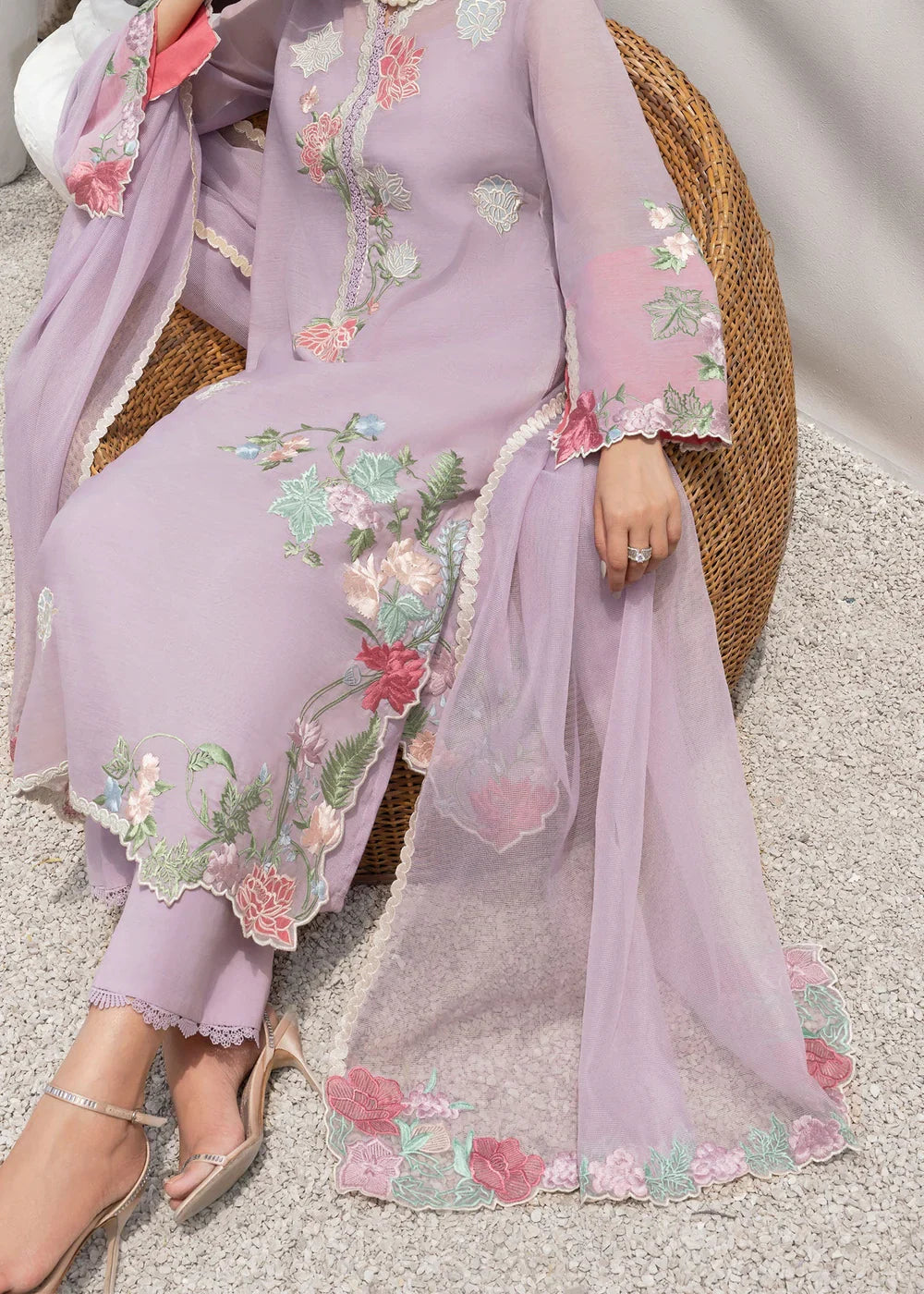 Saira Shakira | Rosea Casual Pret 25 | Irisé - House Of Hania
